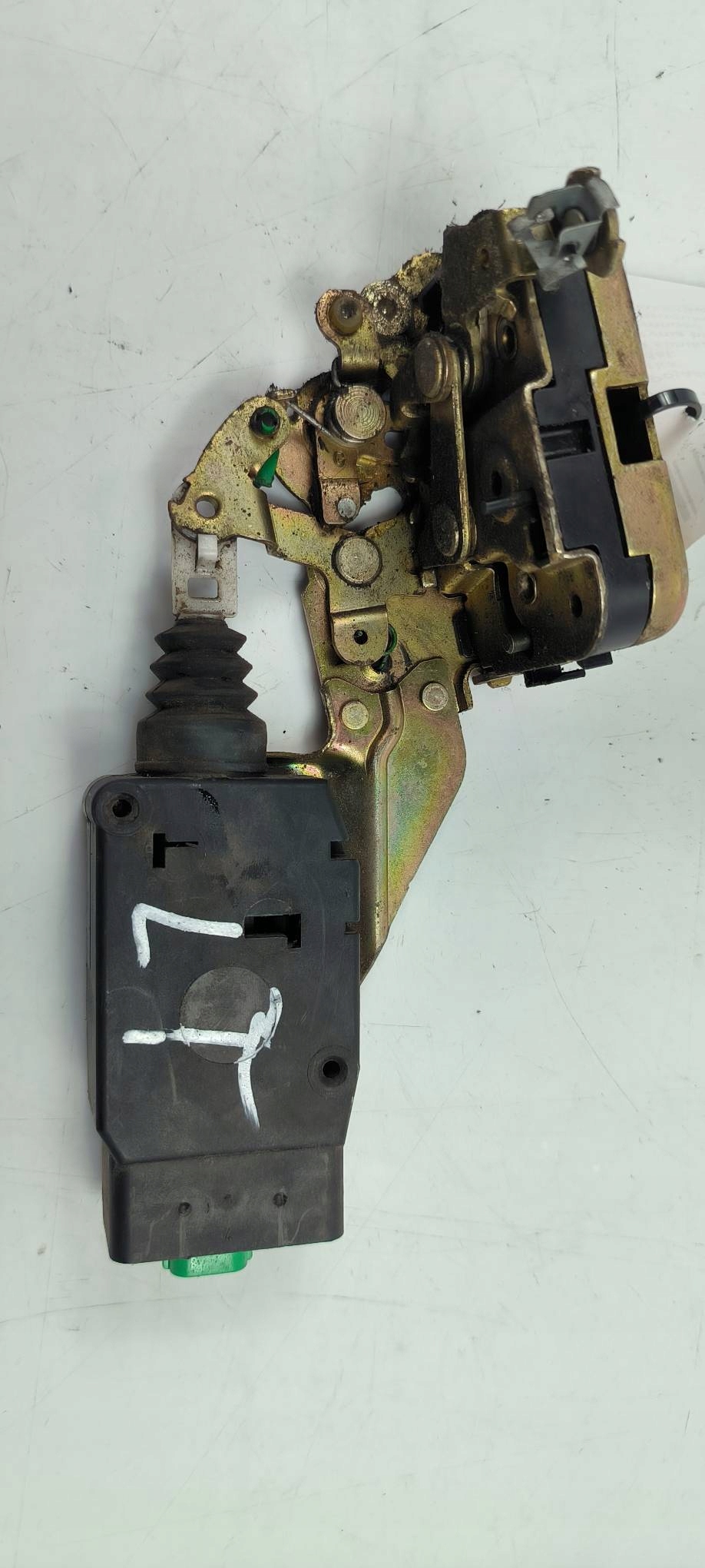 lock door left rear part VOLVO V40 and LIFT