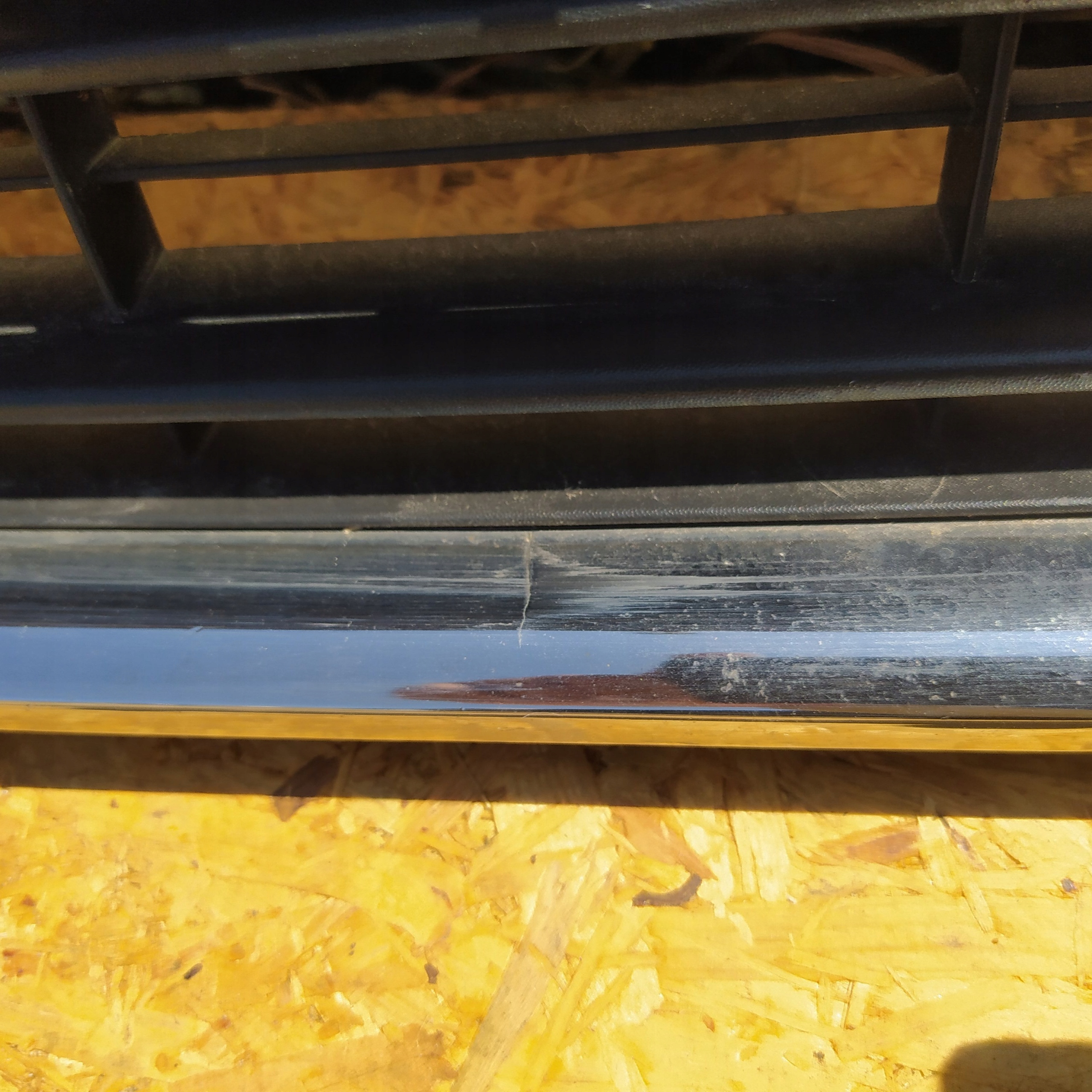 PEUGEOT 208 LIFT 15- ATRAPA GRILL PRZÓD Numer katalogowy części 9810920180