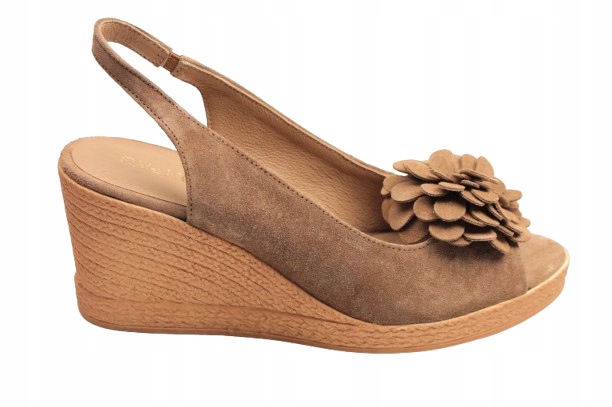 Sandály Ryłko 6TG61_AU_9TAF Béžová Semiš vel.39 s květinou na klínku