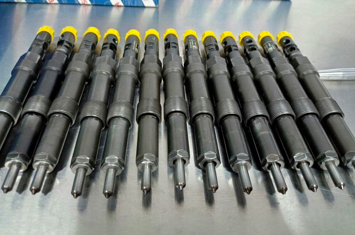 KIA Cerato Sportage 2 0 2.0 CRDi wtryski wtryskiwacz wtrysk Bosch EAN (GTIN) 3165143955437