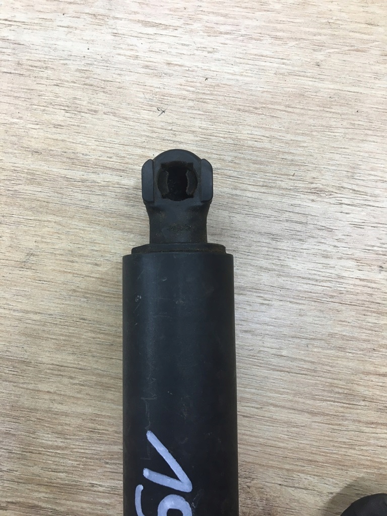 AMORTYZATOR PODNOSNIK DRZWI LEWY PRAWY TYL TESLA X Part number 1063440 00 D