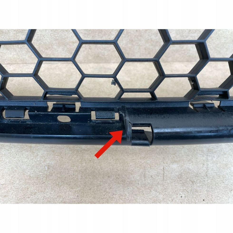 grid of a bumper front DACIA SANDERO 2008-2013 8200735103