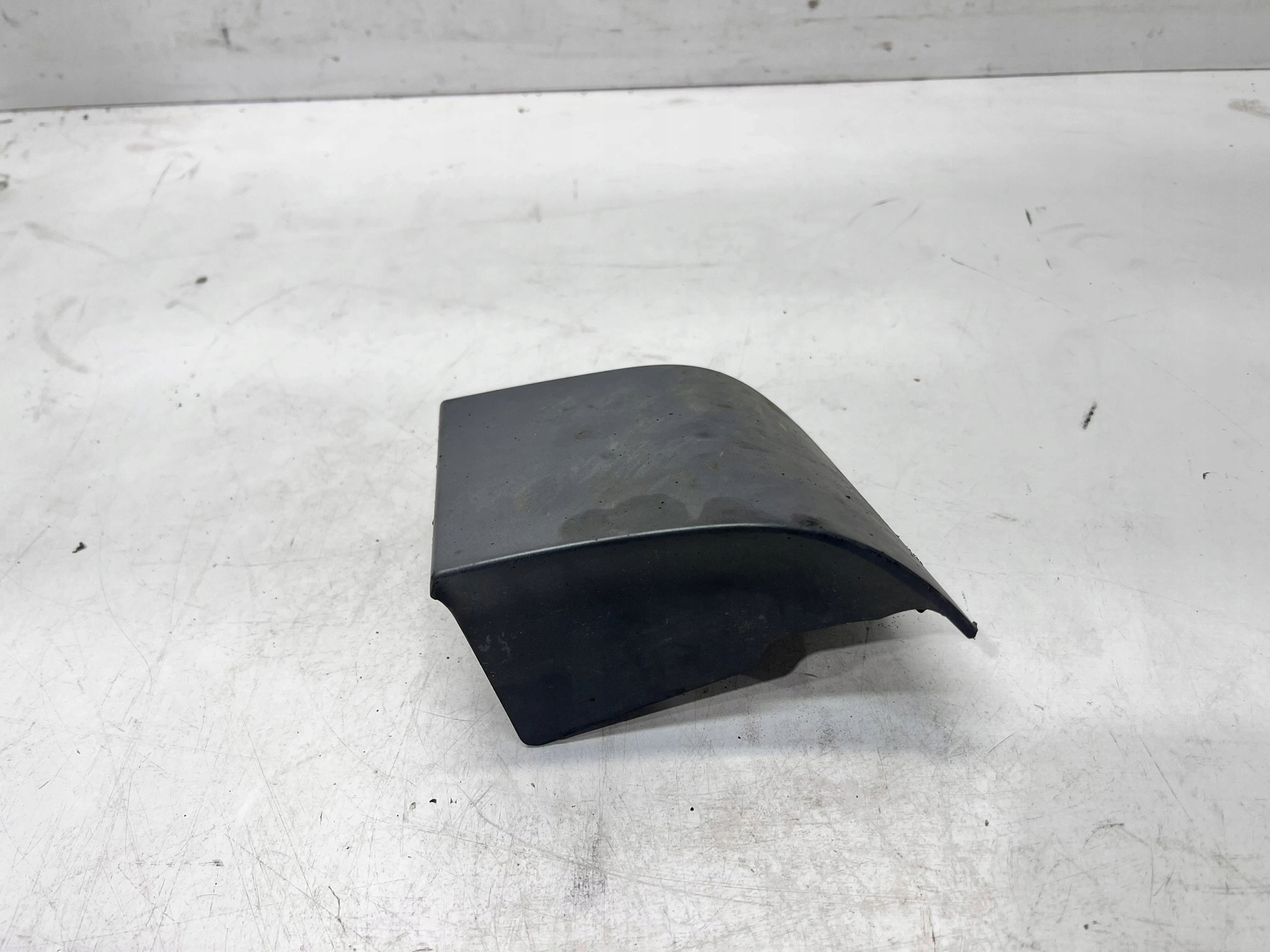 lišta Z blatníku pravý předek AUDI Q7 4L 4L0854960A