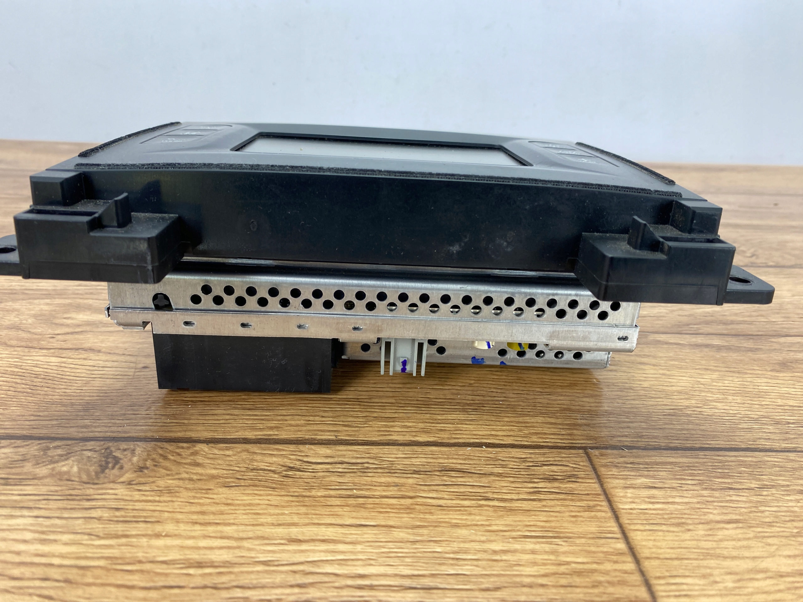 Ekran display radio navigation Dodge Challenger 2015+ USA