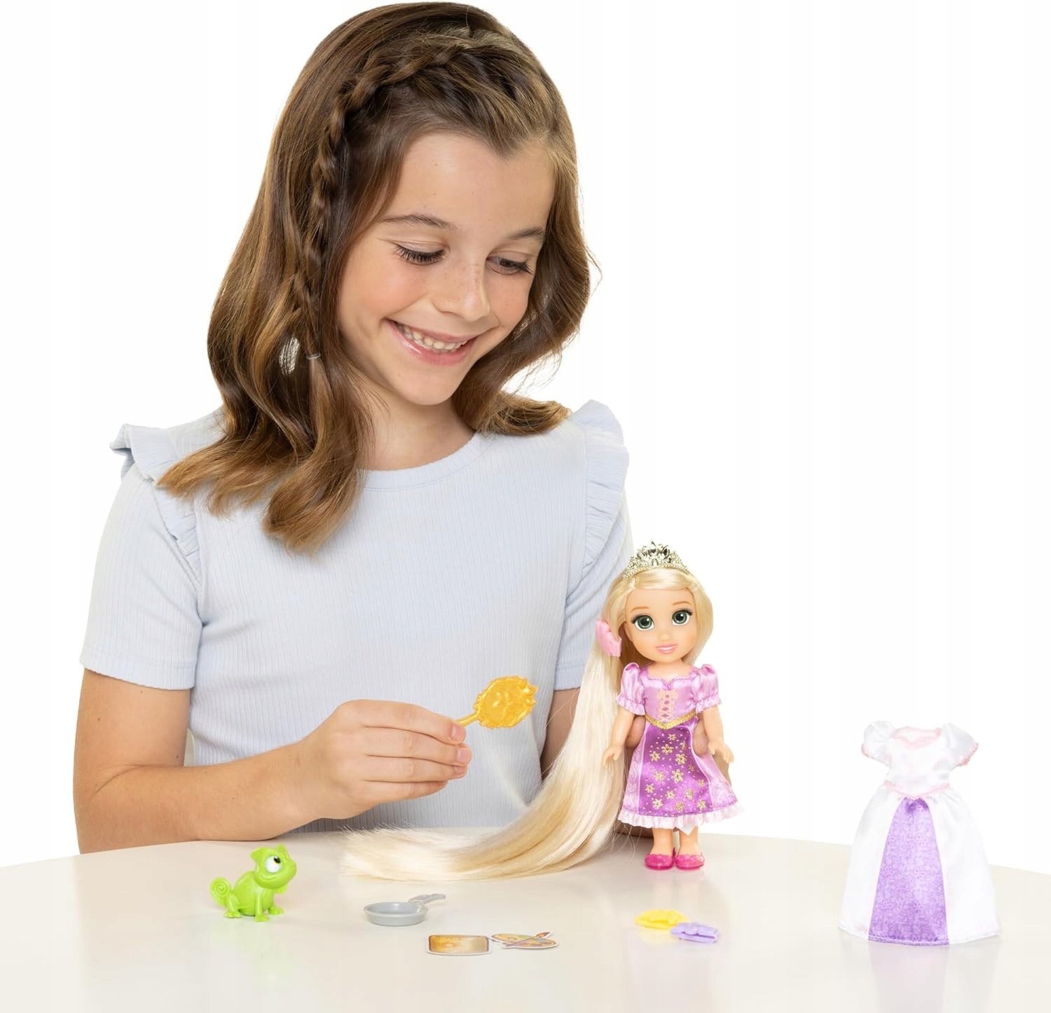 MINI LALKA KSIĘŻNICZKA DISNEY ZAPLĄTANI ROSZPUNKA RAPUNZEL16 CM + AKCESORIA Bohater / Bajka Księżniczki Disneya