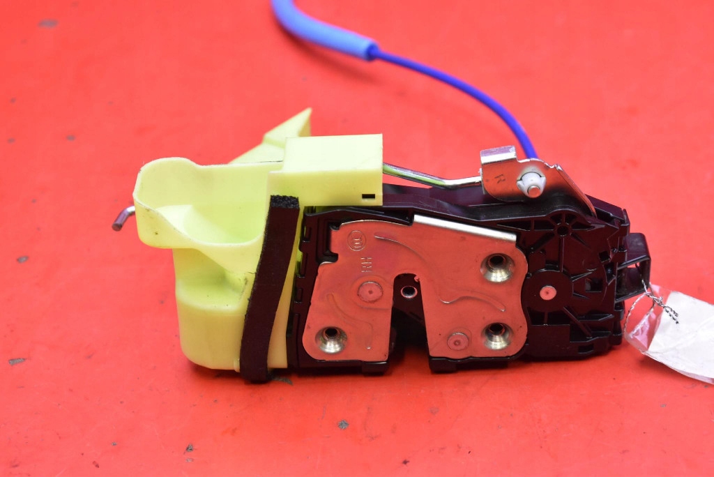 lock door right front front EU 81320-R2000 KIA SPORTAGE 5 V 21-25