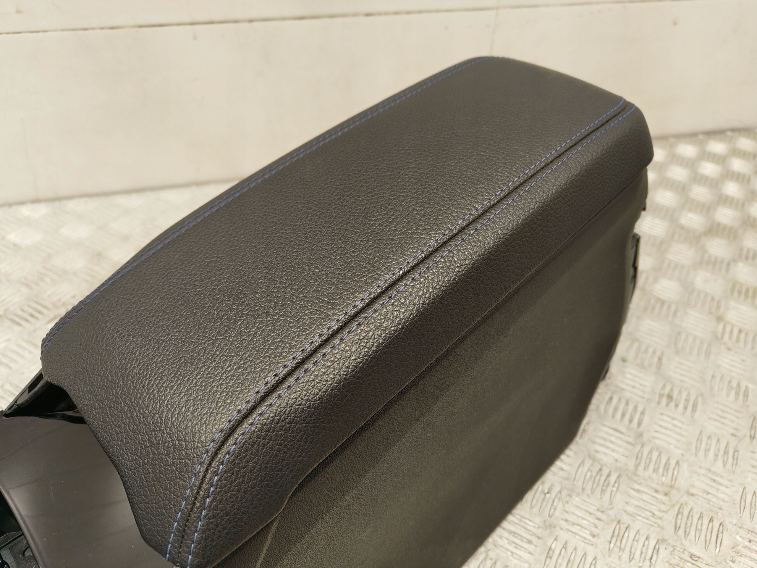 BMW F40 upholstery seats side ALCANTARA m-packet