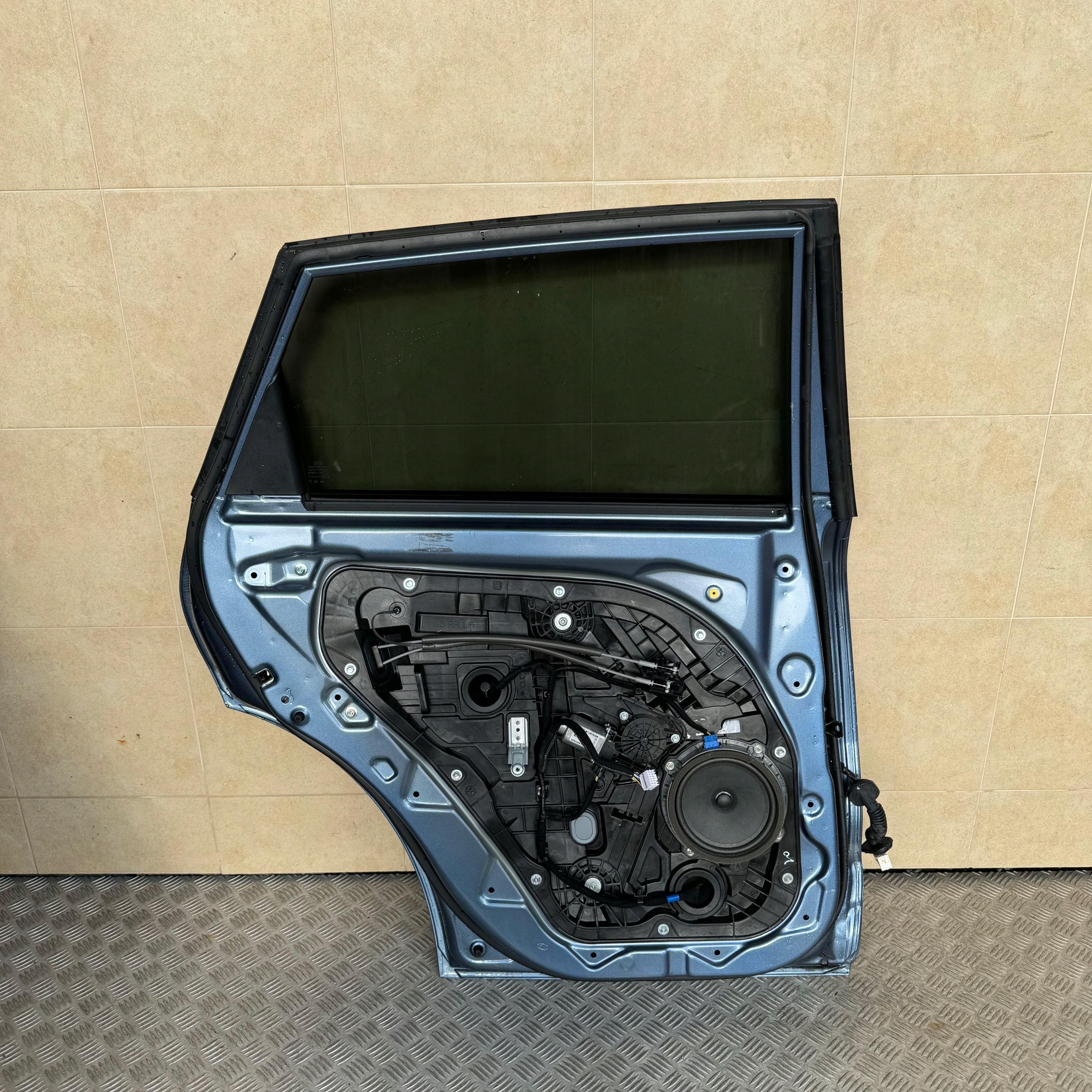 DRZWI TYLNE LEWE KIA NIRO I LIFT 2020 ROK Producent części Kia OE