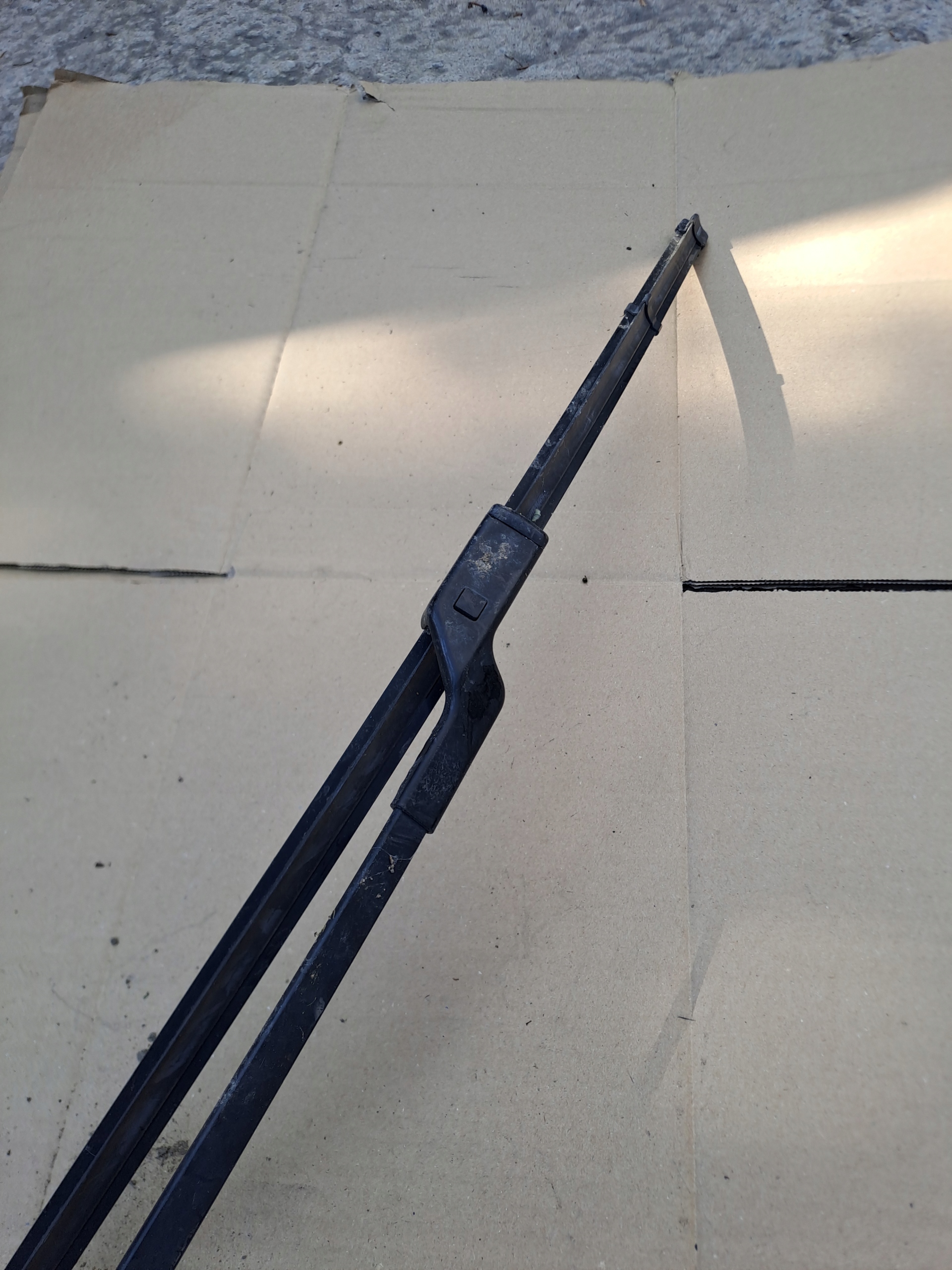 wiper arm front right PEUGEOT 508 and 9686437780