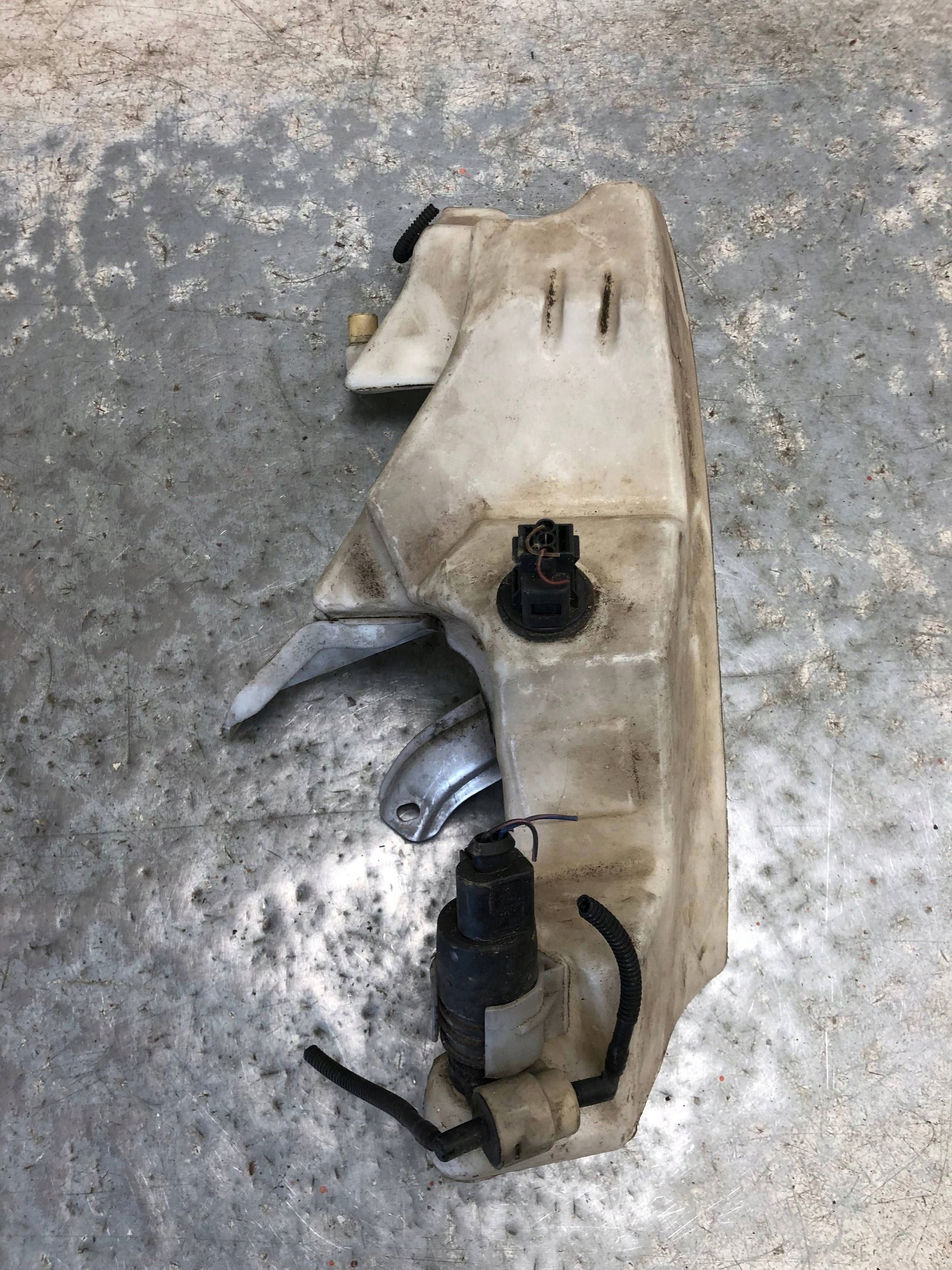 washer fluid tank AUDI A4 B6 8E0955453 8E0955451AE