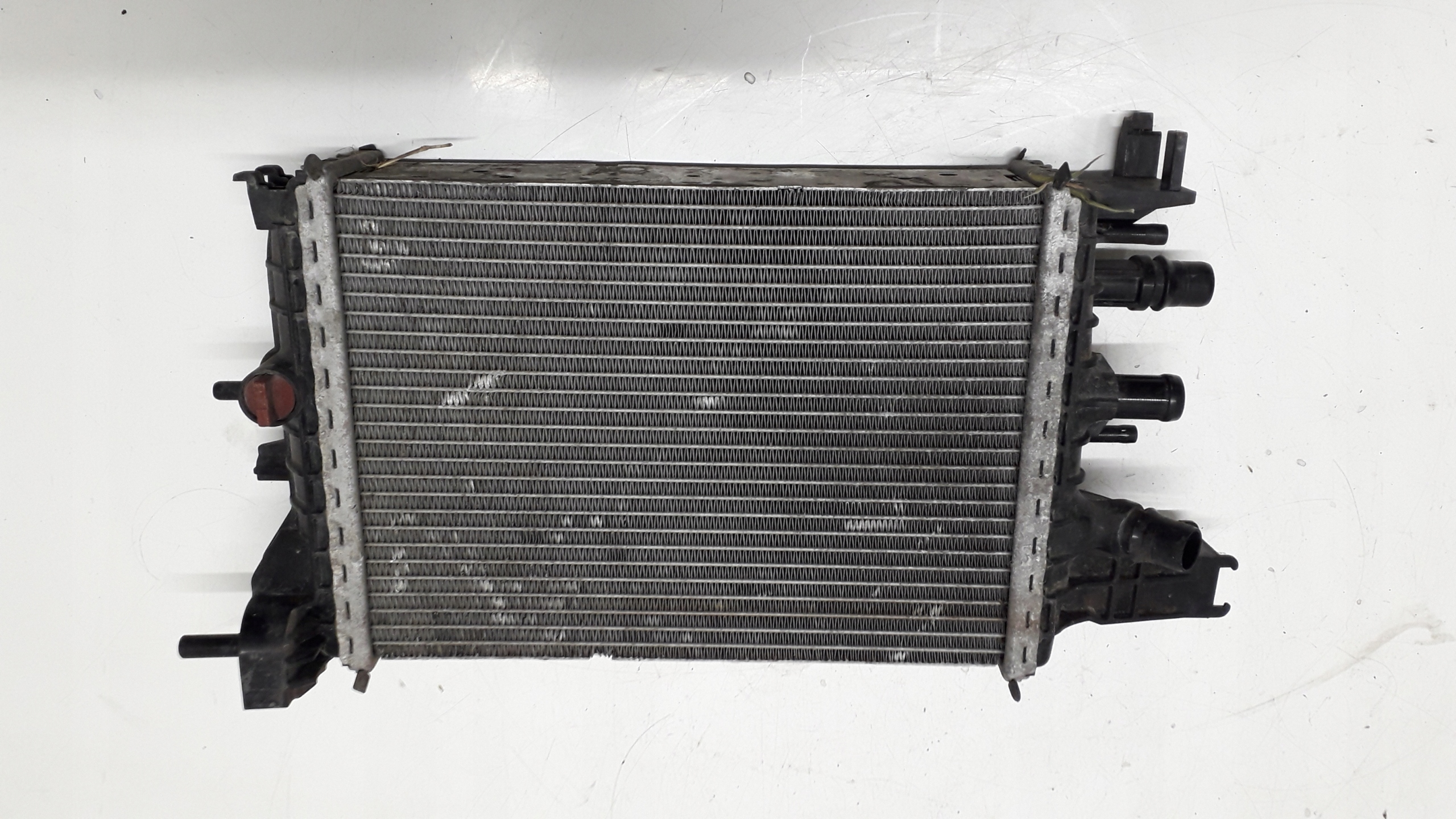 DACIA DUSTER LOGAN DOKKER CHŁODNICA INTERCOOLER 214106421R LE958002