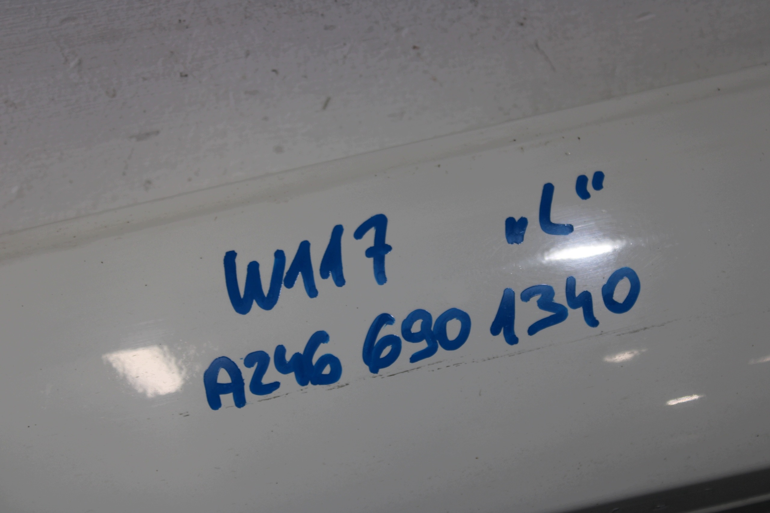 moulding cap threshold threshold left A2466901340 MERCEDES CLA W117 2,2 CDI