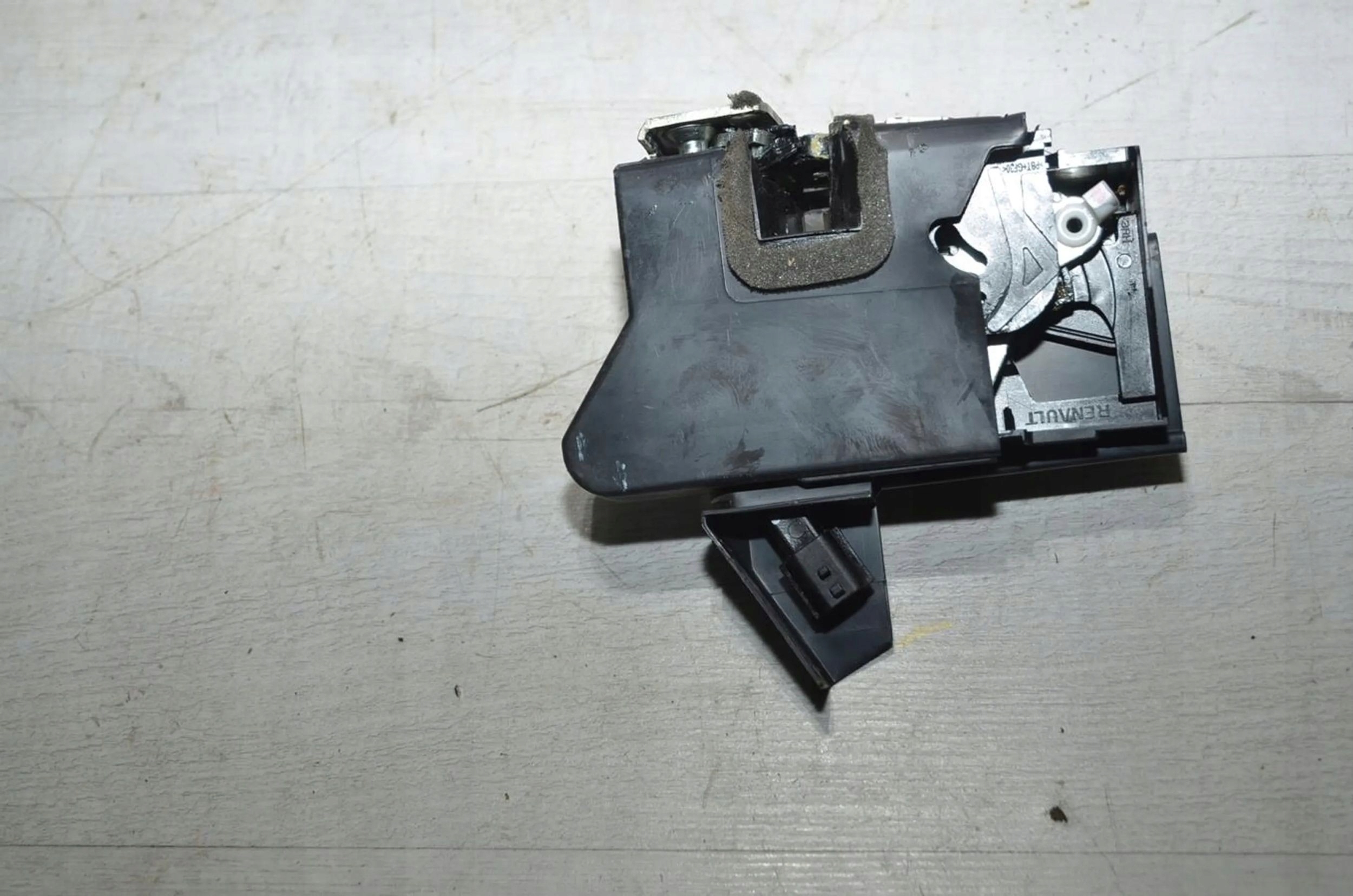 lock door right front Dacia Duster II 20r