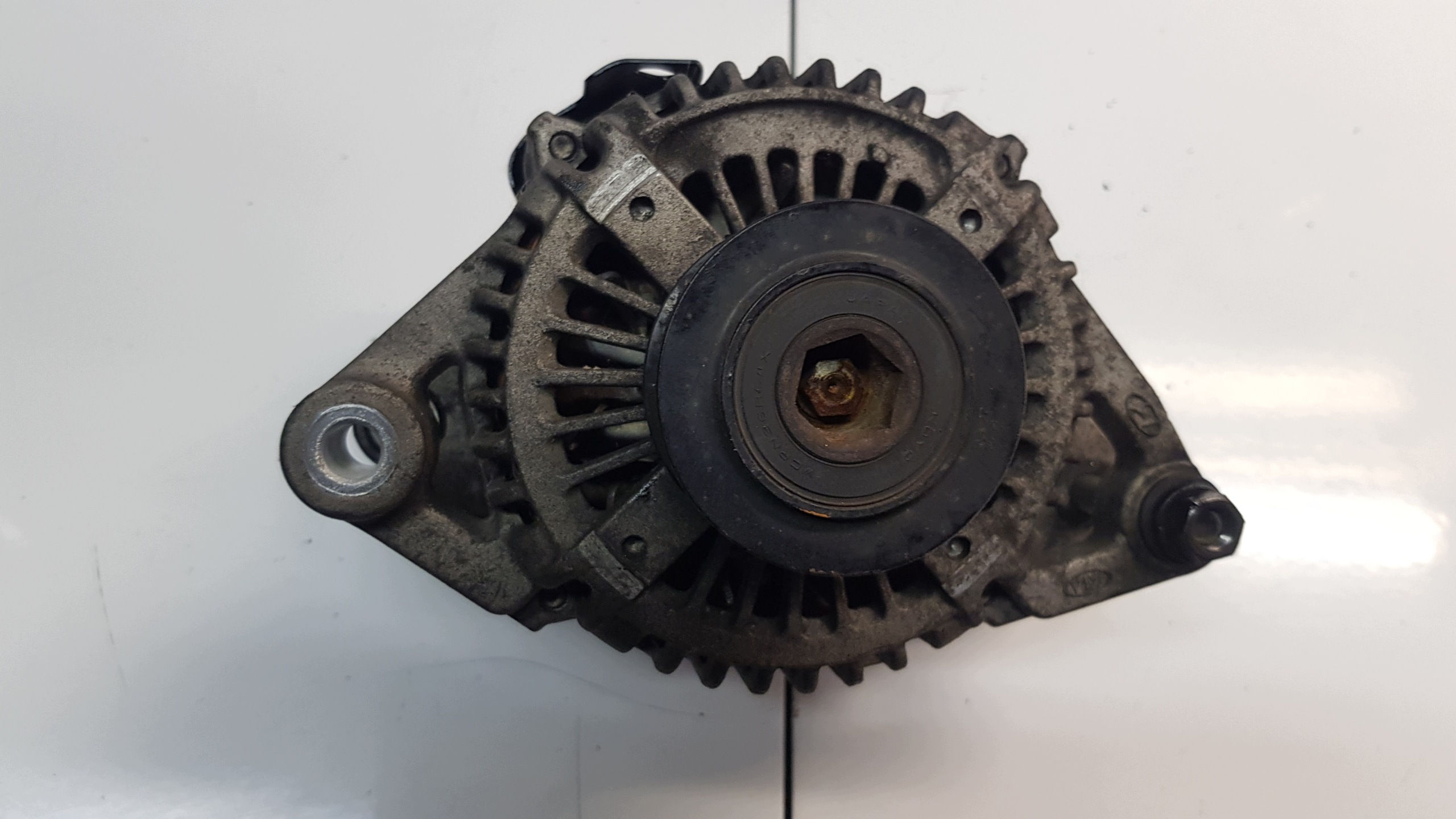 KIA SORENTO 2.5CRDI alternator 37300-4A300