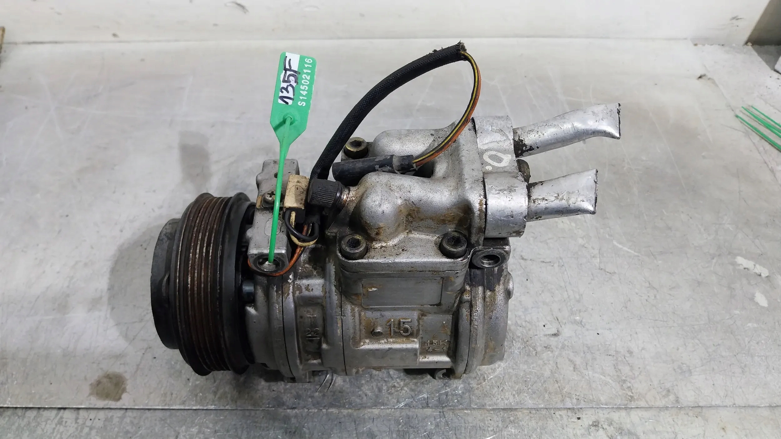 compressor compressor; of the air conditioning 91AG-19D629-BD Ford Escort