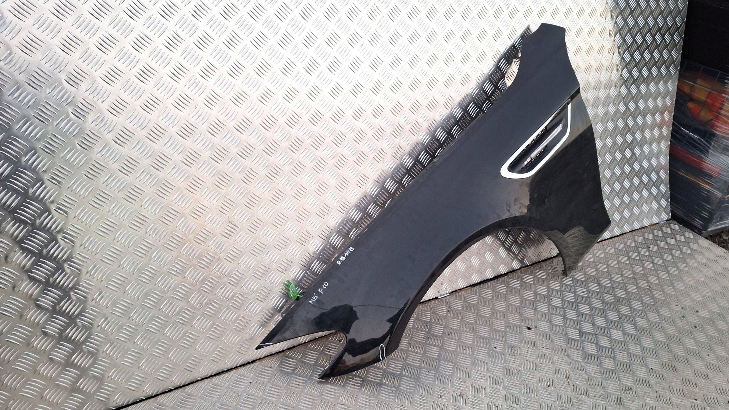 fender front left BMW 5 F10 M5 10