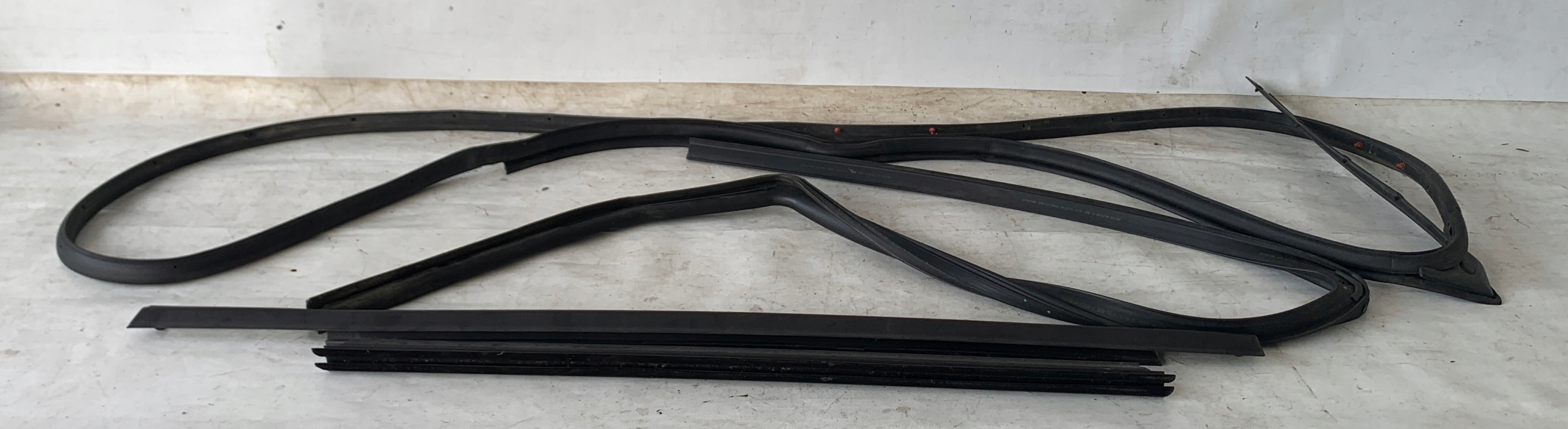 USZCZELKI DRZWI PRAWY TYL KOMPLET DODGE JOURNEY