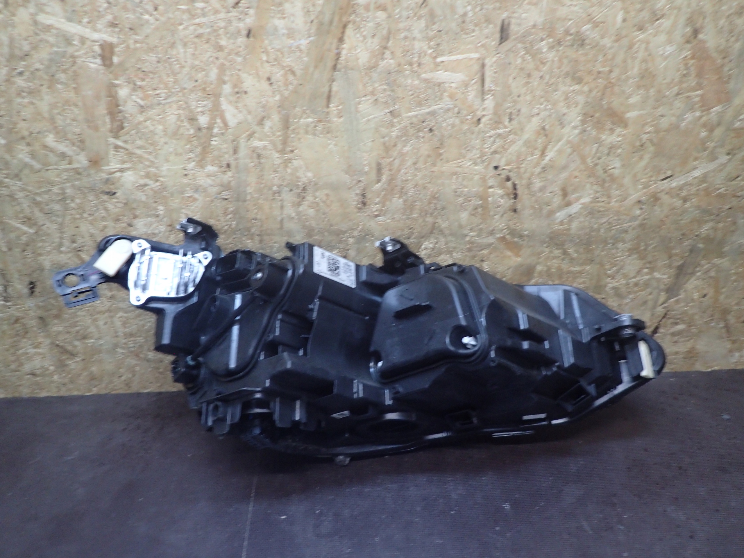 LIGHT FRONT LEFT VW GOLF VIII 8 FULL LED