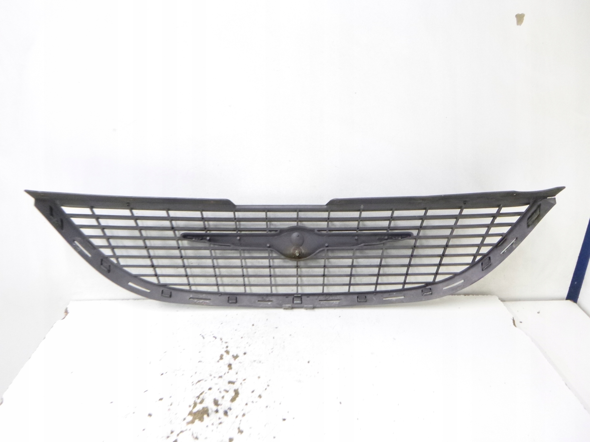 Grill Grill Chrysler Voyager IV 2001r. 4857522AA