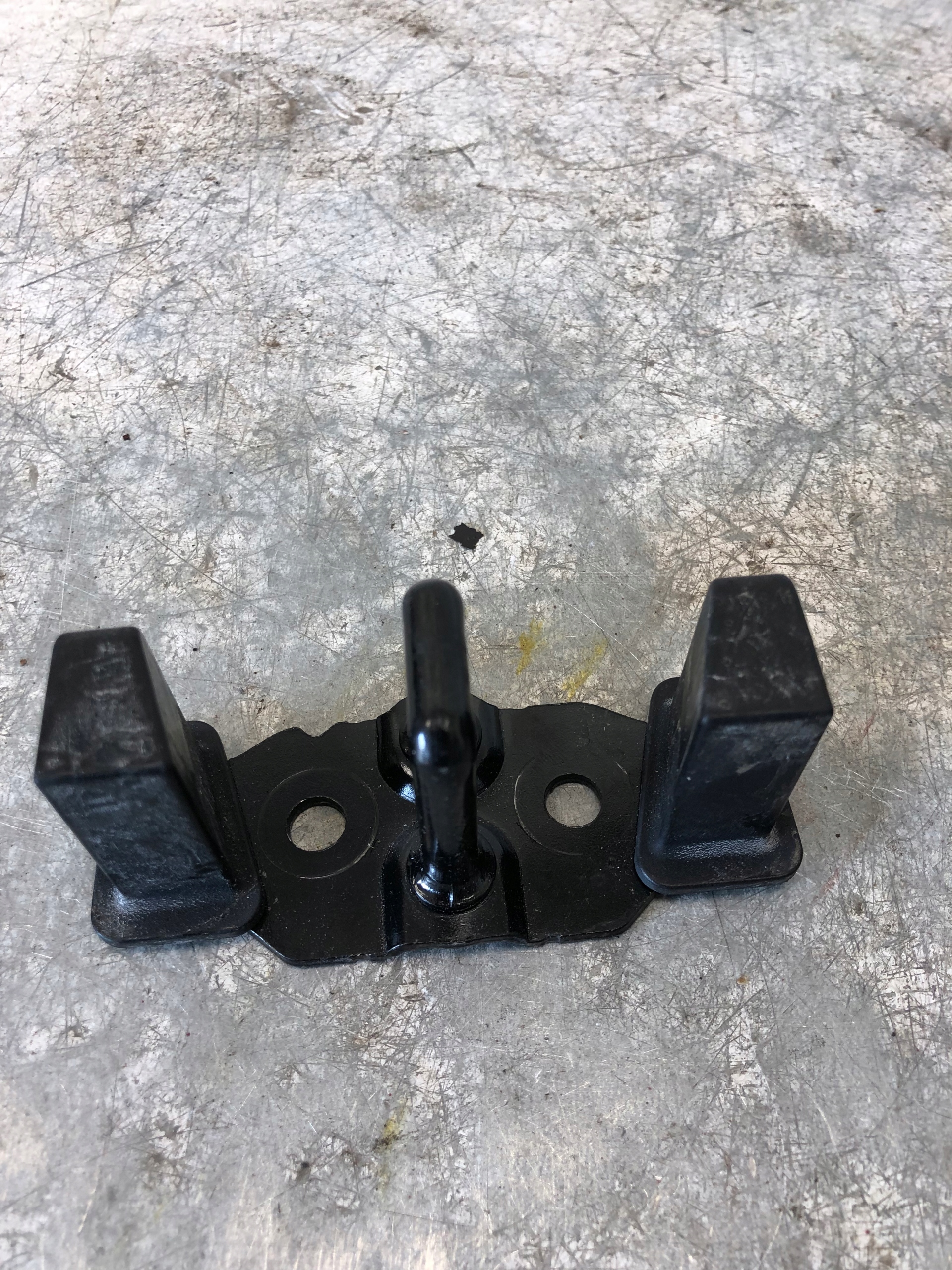 ZAMEK RYGIEL KLAPY BAGAŻNIKA FORD KUGA MK3 JT4A-F404B12-BB