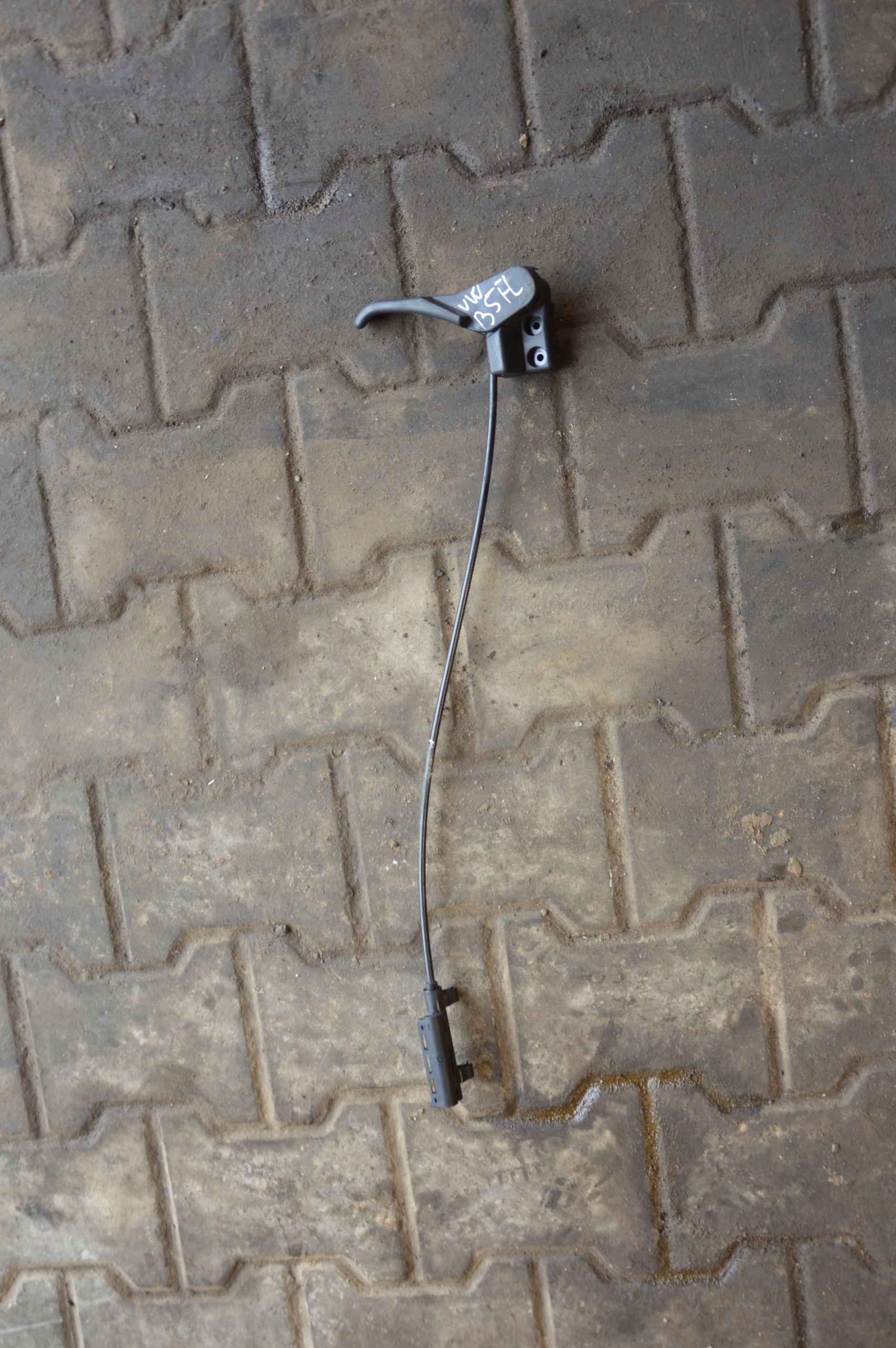 VW Passat B5 FL Linka maski