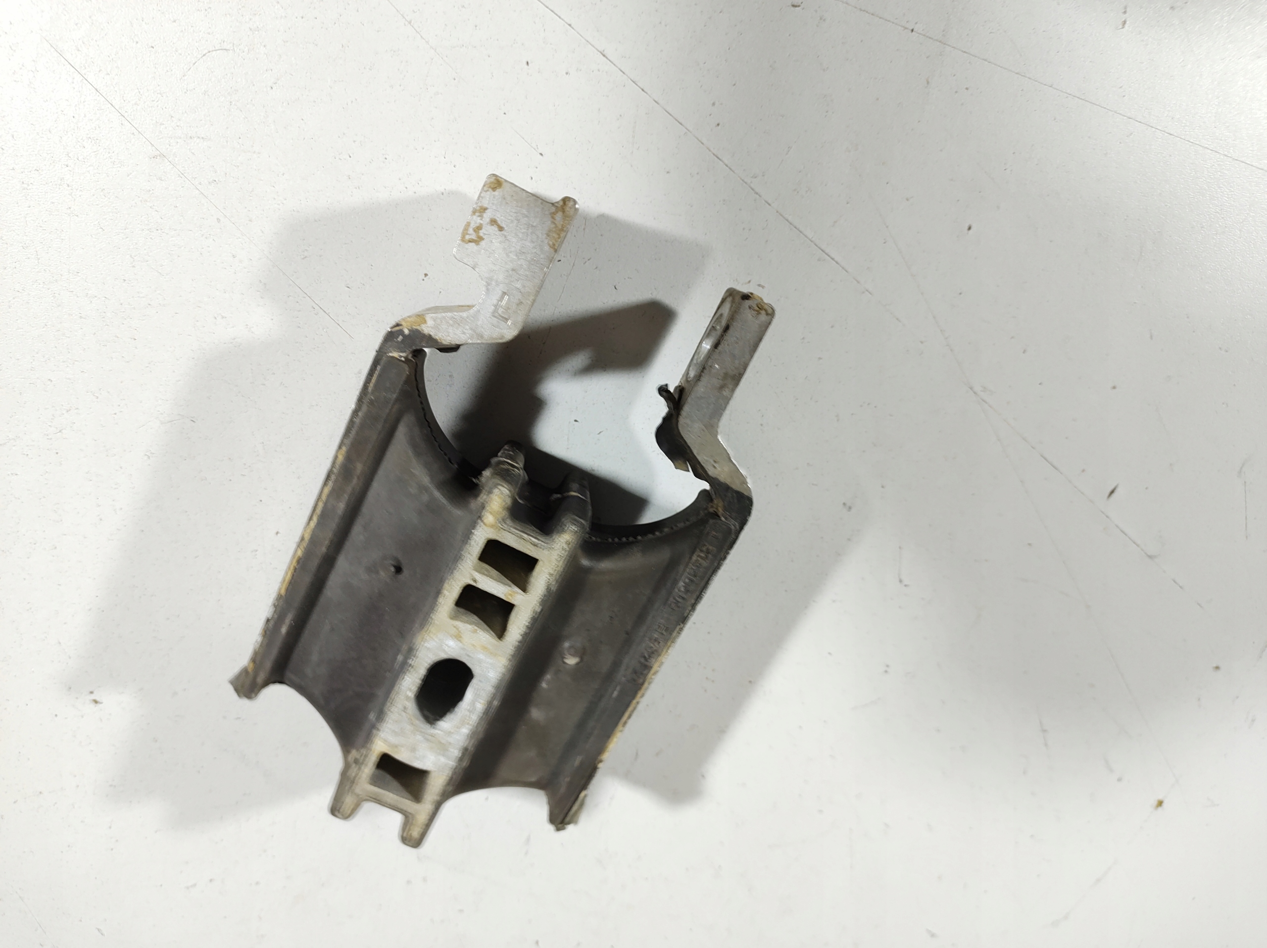 volvo V60 II лапа подушка Двигателя 31430509