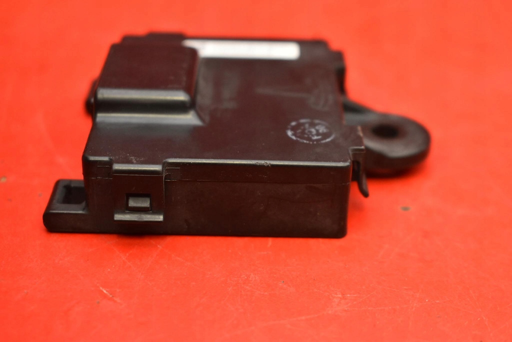 control unit module handles left front 1069651-00-D TESLA S LIFT AWD 16-21