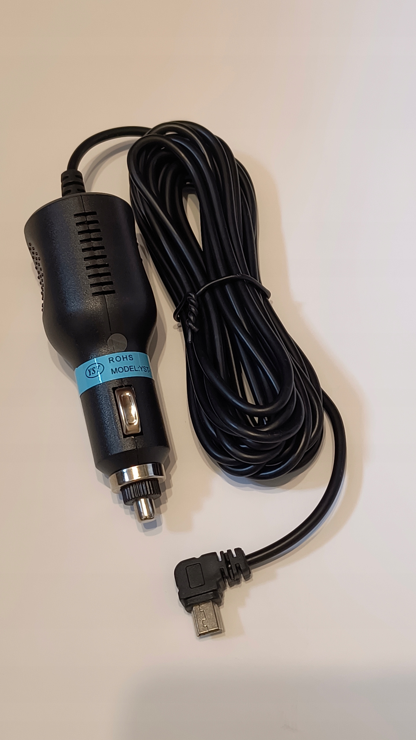 ŁADOWARKA DO KAMERY SAMOCHODOWEJ DŁUGI KABEL Model 04120