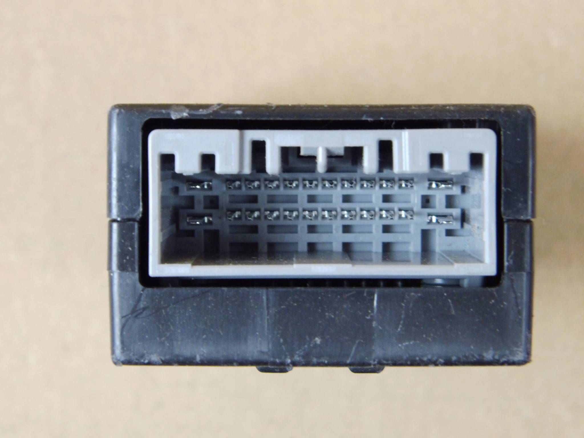 Honda CR-V CRV module computer control unit 81289-TLY7-H520-M1