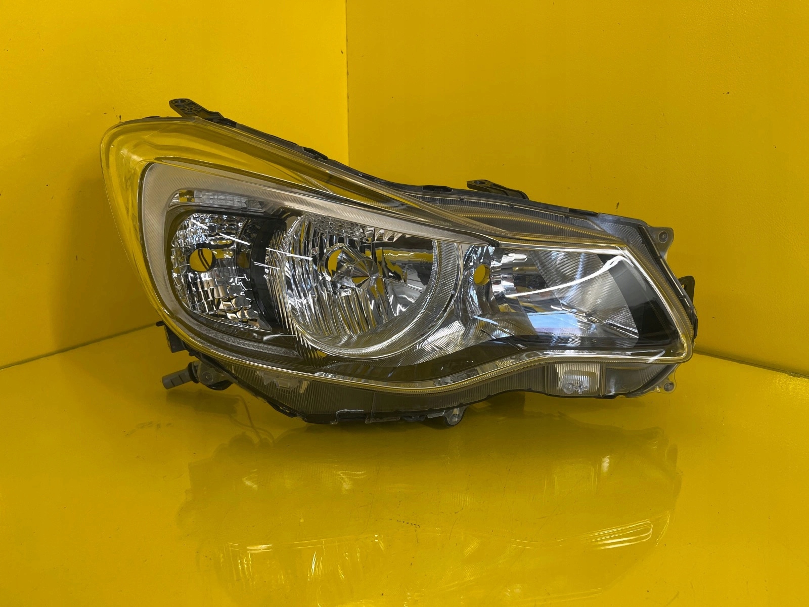 light right Subaru Impreza XV 11-17 Xenon Led