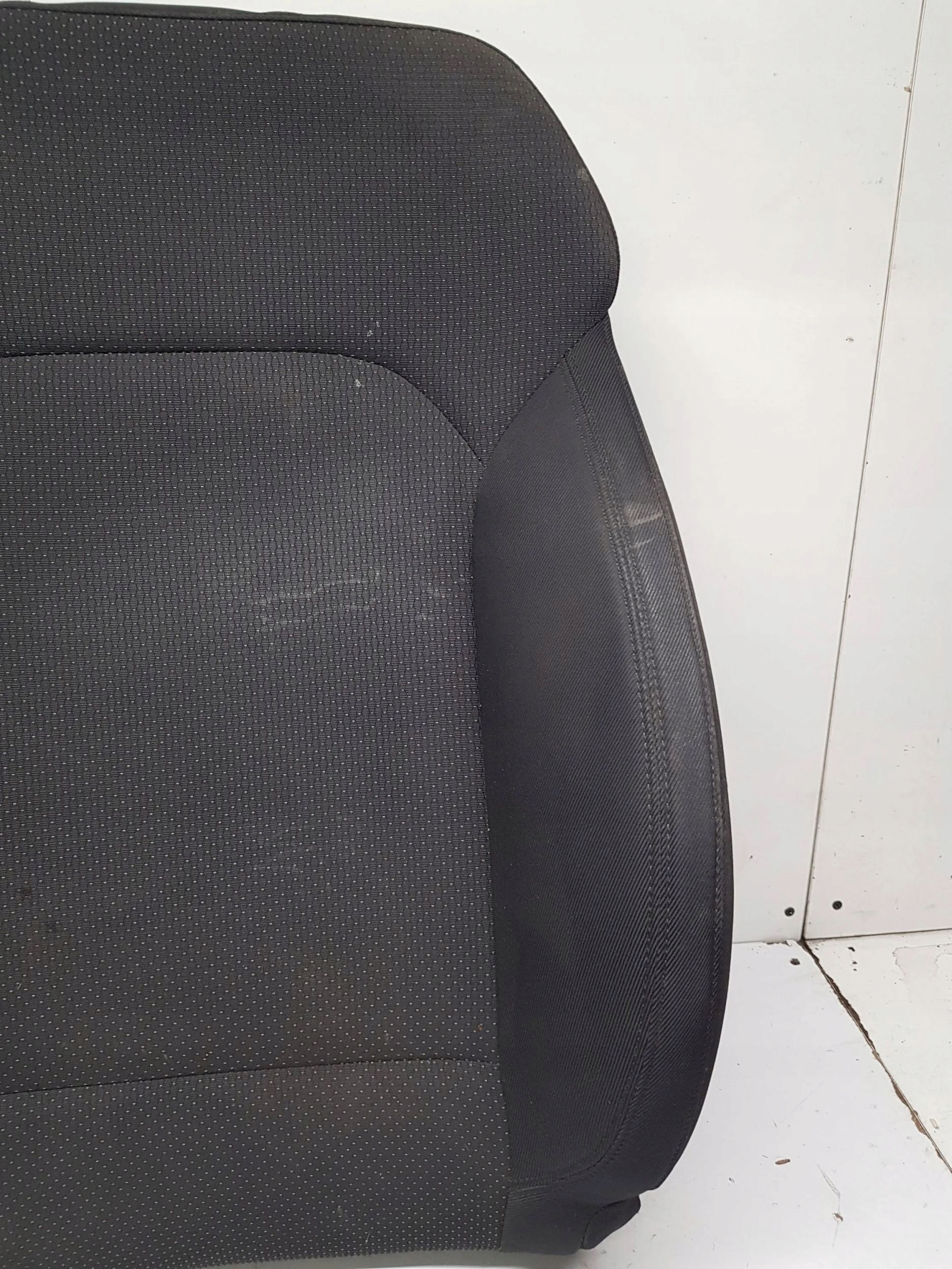 KIA CARENS IV OPARCIE seat right front 2013