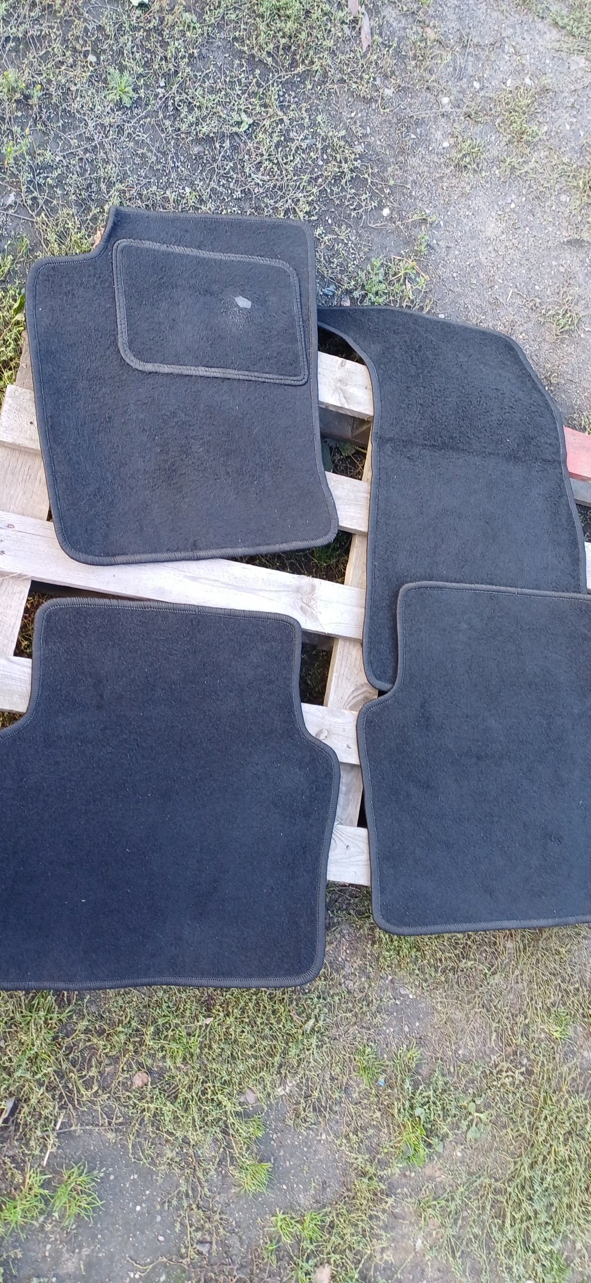 AUDI A8 D3 carpet mats SAMOCHODOWE KOMPLET WELUROWE