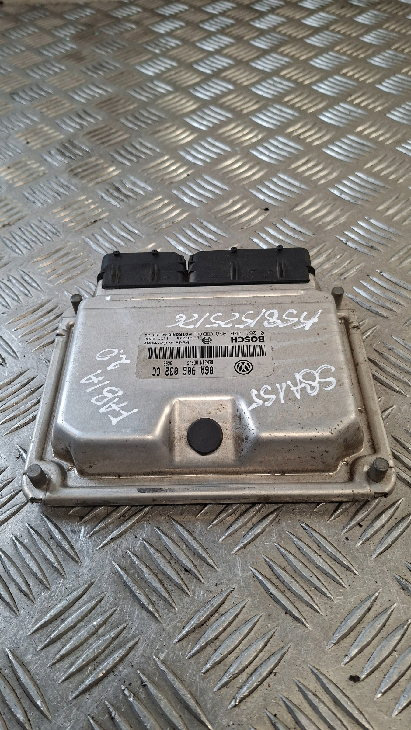 control unit of the engine SKODA FABIA and 2.0