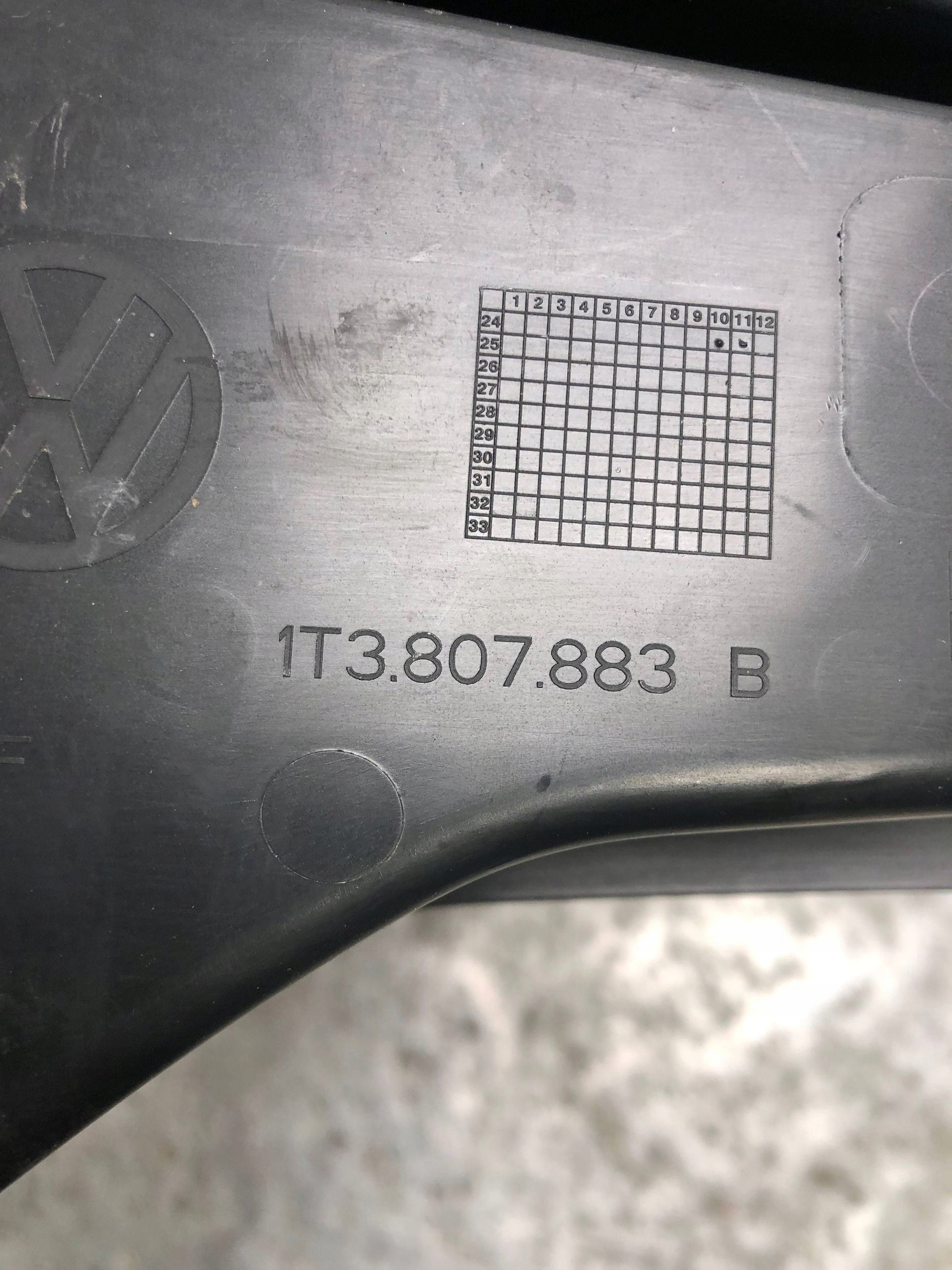 grid of a bumper left front VW ID BUZZ 1T3807883B
