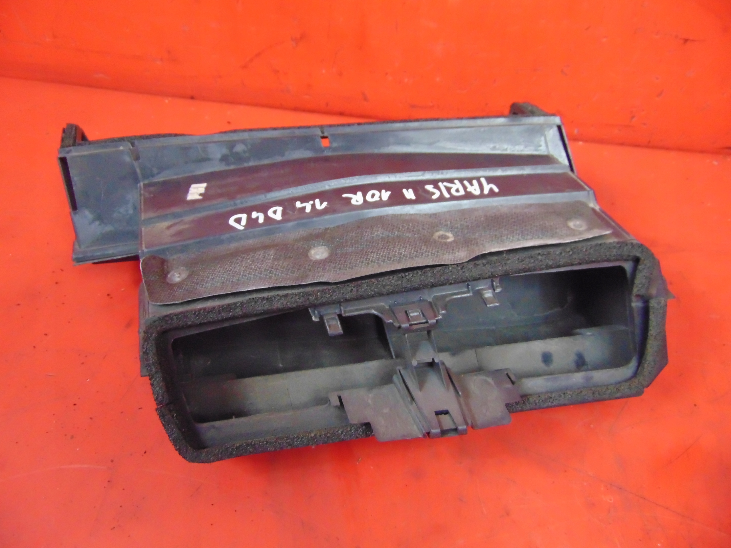 TOYOTA YARIS 2 II 06- drain intake air EU