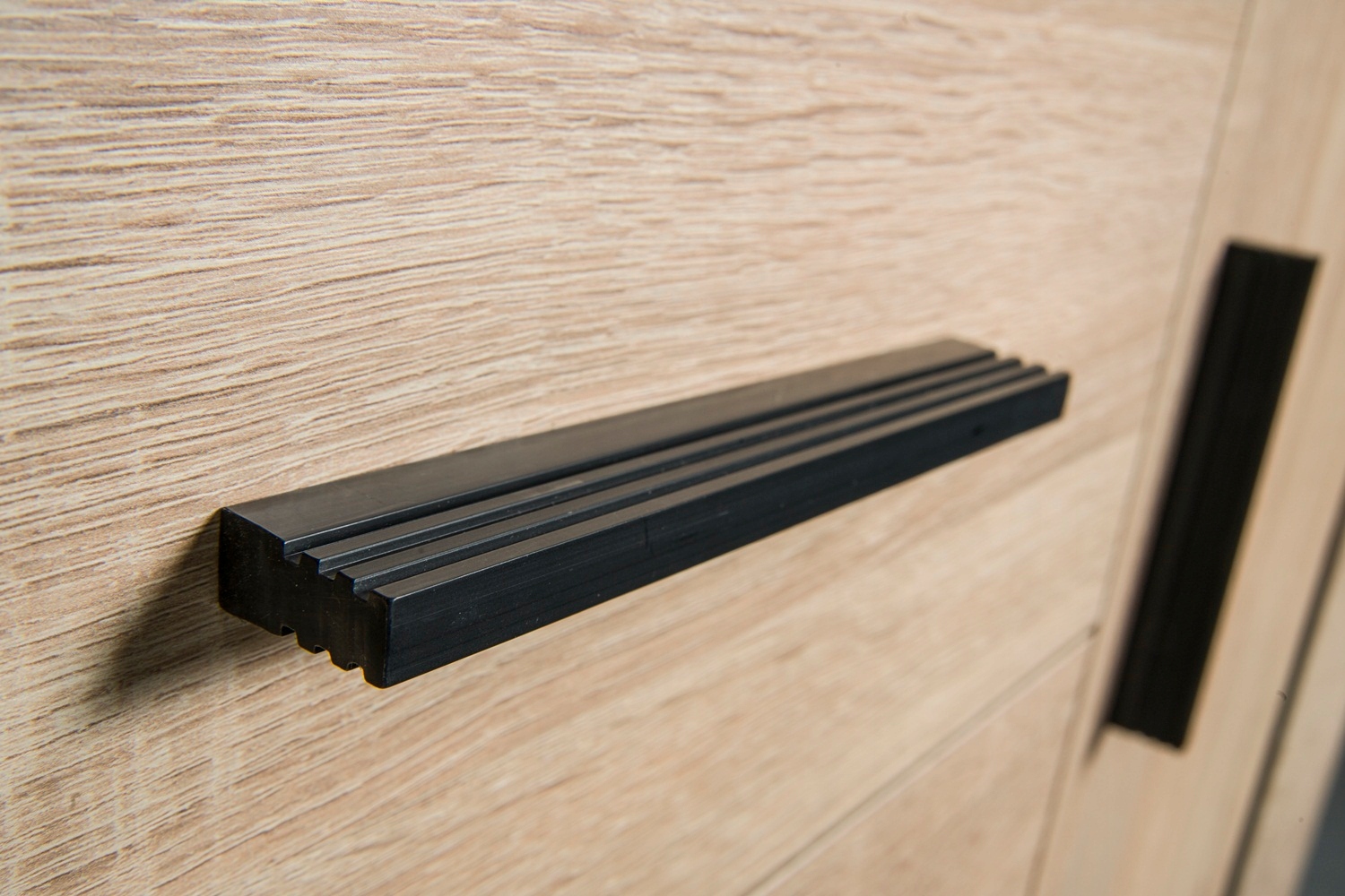 Witryna kredens z półkami do salonu DALLAS D16 Głębokość mebla 43.5 cm