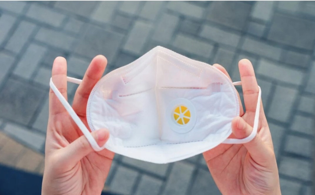 MASECZKA MASKA OCHRONNA BIAŁA Z ZAWORKIEM KN95 PRZECIWPYŁOWA Kod producenta KN95Z/Z