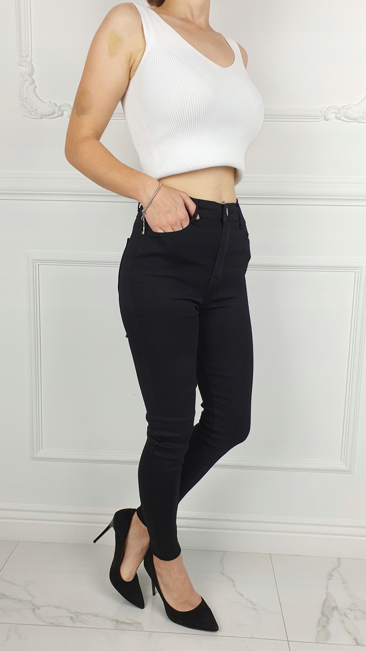 # DAMSKIE SPODNIE JEANSOWE WYSZCZUPLAJĄCE KOLORY # Materiał dominujący bawełna