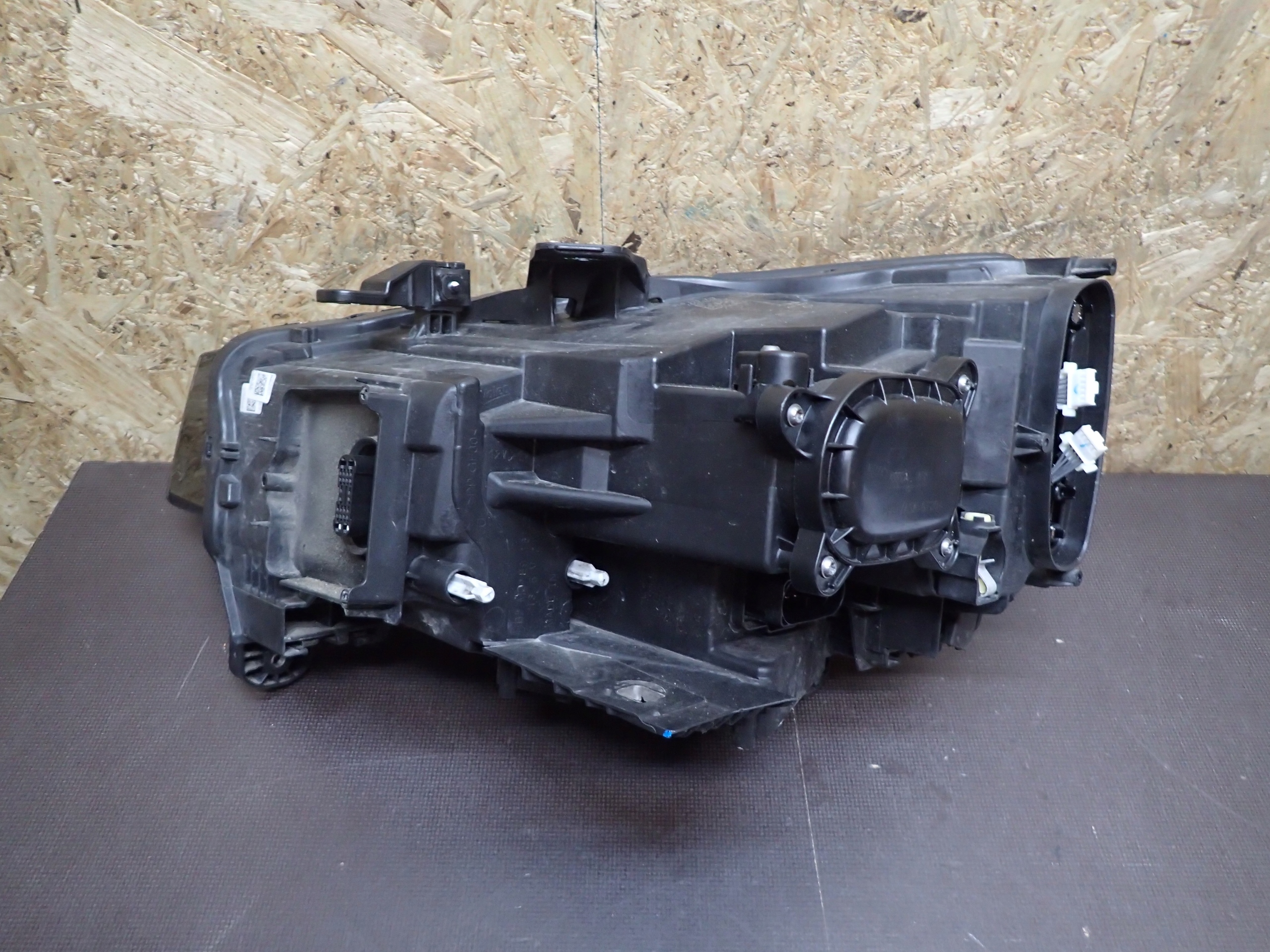 LIGHT FRONT RIGHT AUDI Q2 FULL LED 81A941034