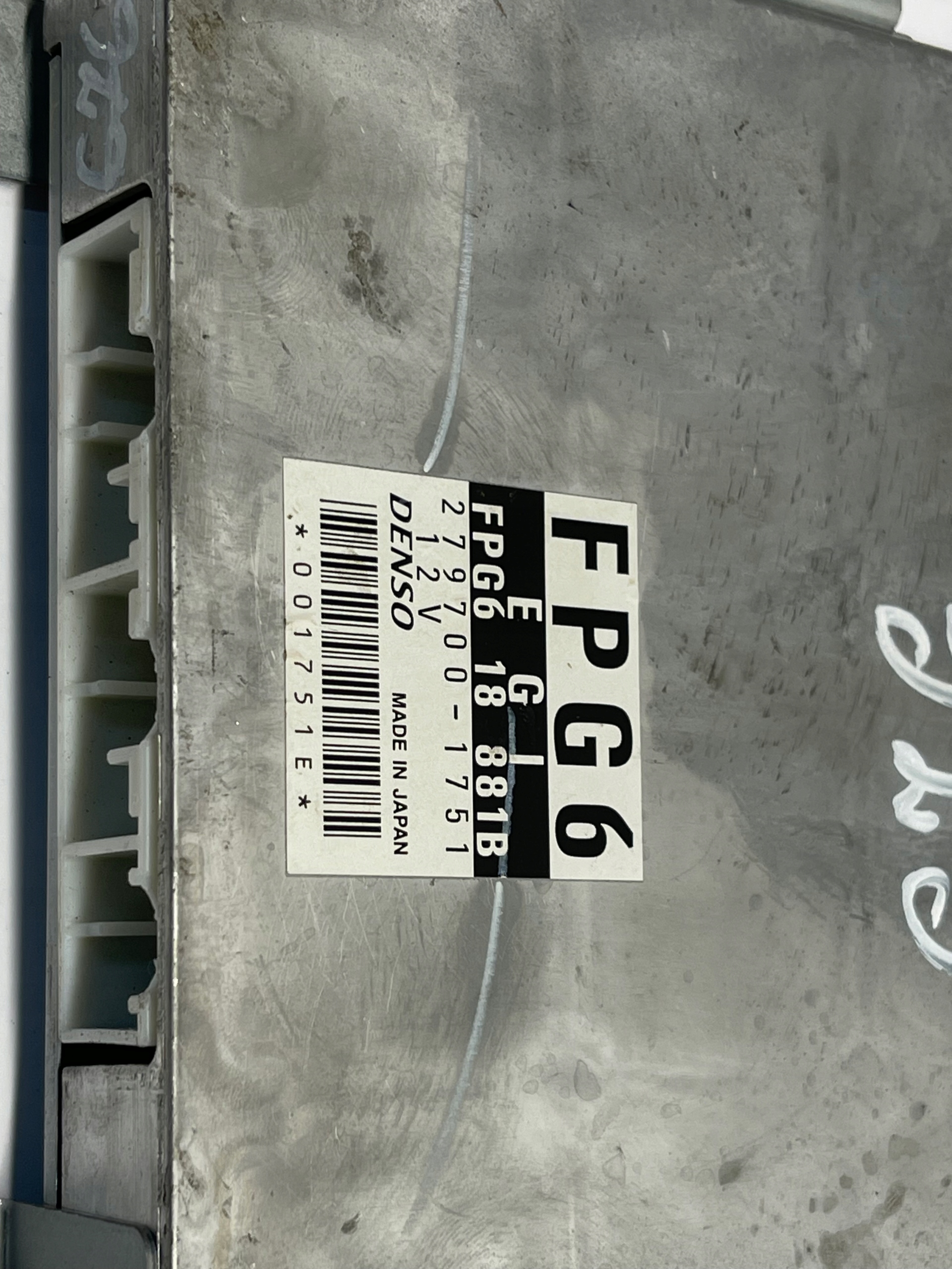 control unit of the engine MAZDA PREMACY FL 1.8 2797001751