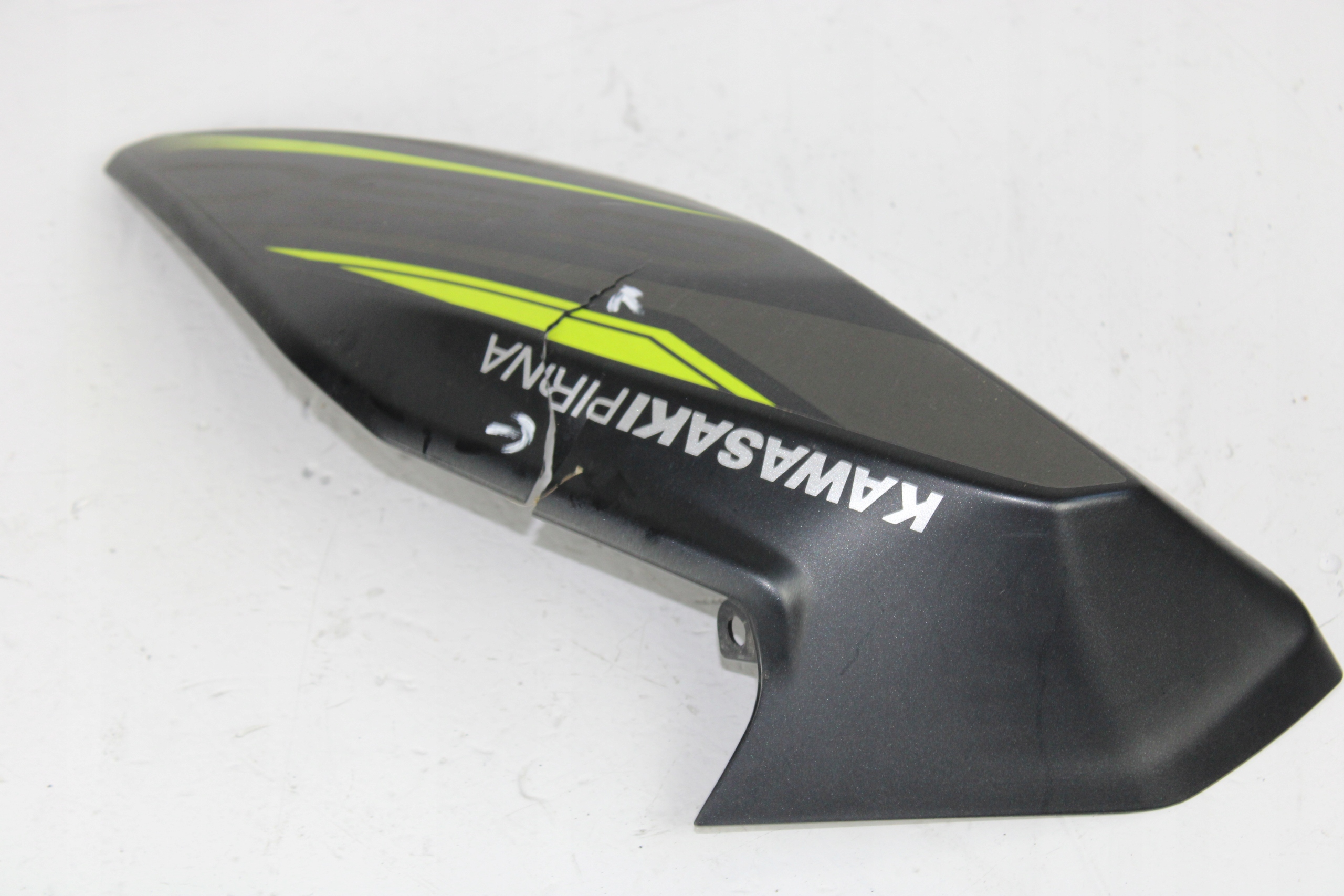 KAWASAKI Z650 17 + обтічник бічний бекон правий