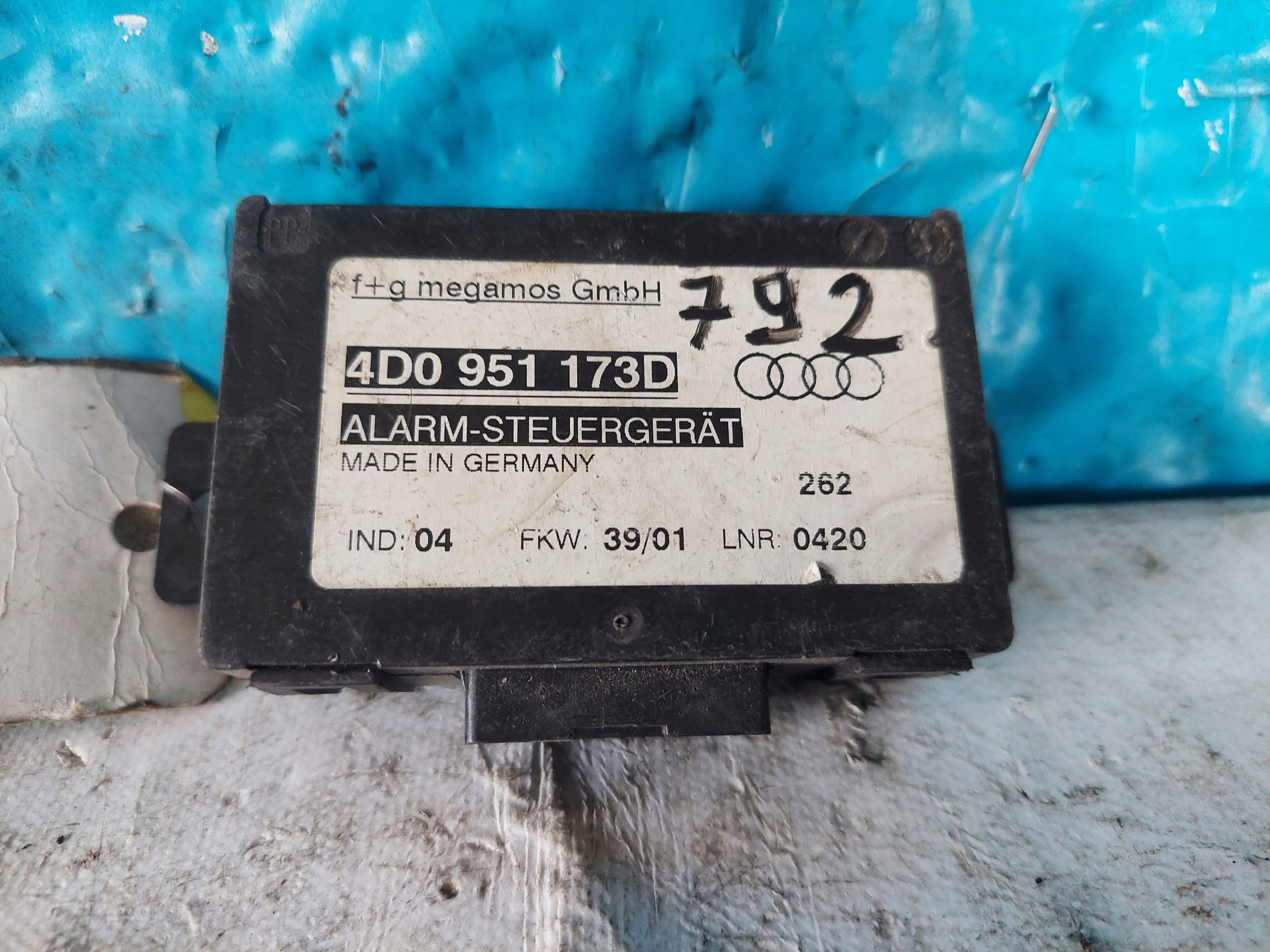 A6 C5 4D0951173D module ALARMU