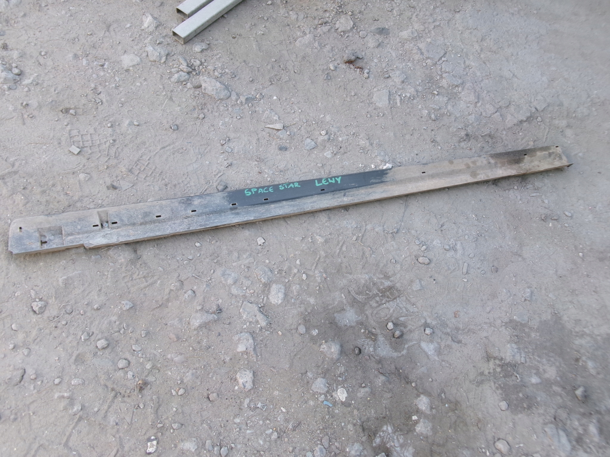 mitsubishi Space Star II порог молдинг левый