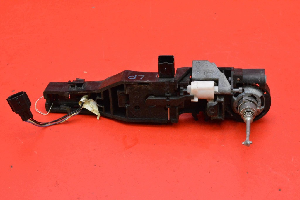 handle left front front NV676 RENAULT LAGUNA 3 III LIFT 11-15