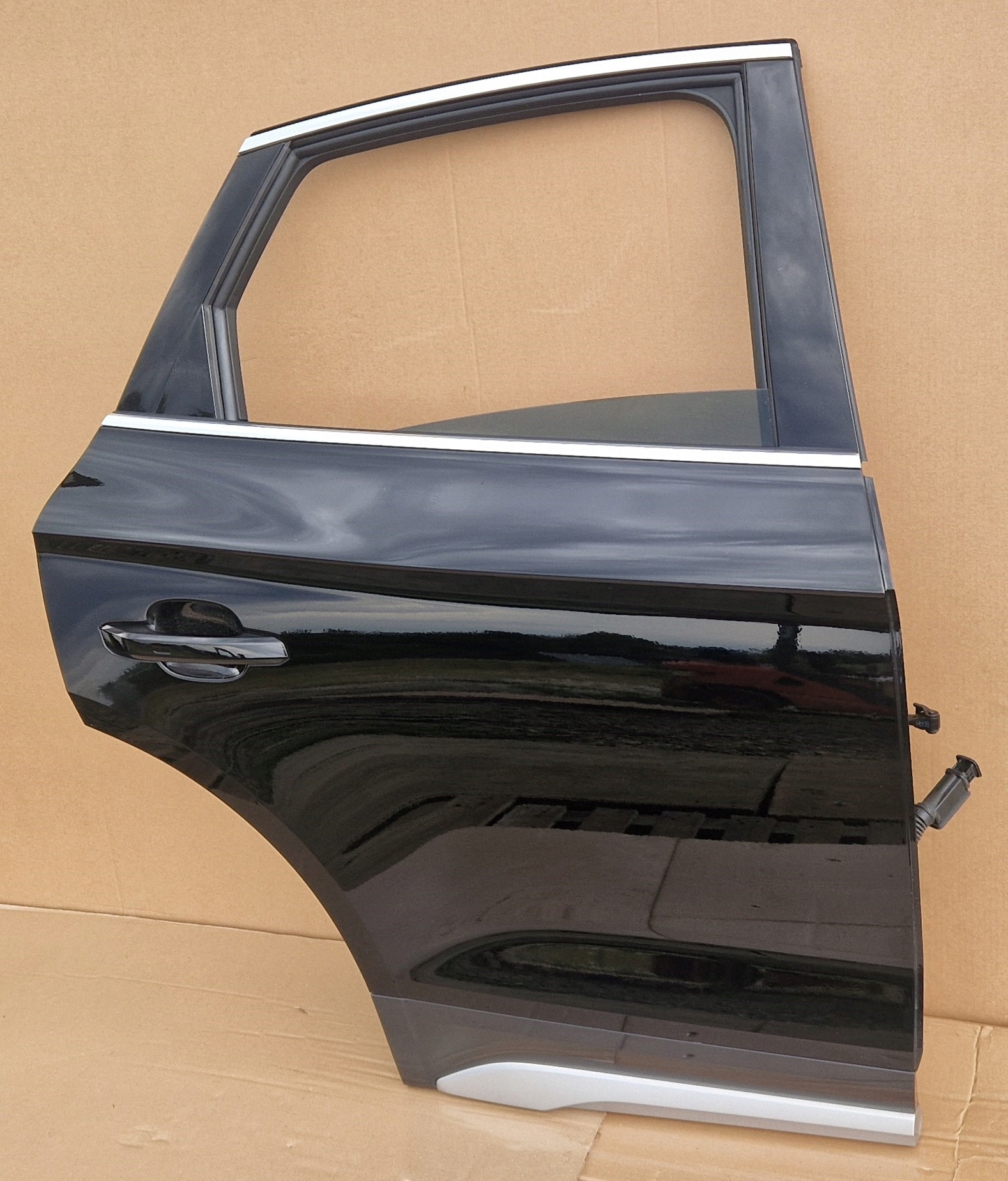 ДВЕРІ AUDI Q50a SPORTBACK РЕСТАЙЛІНГ В КОЛІР Ly9b ОРИГІНАЛ ЯК