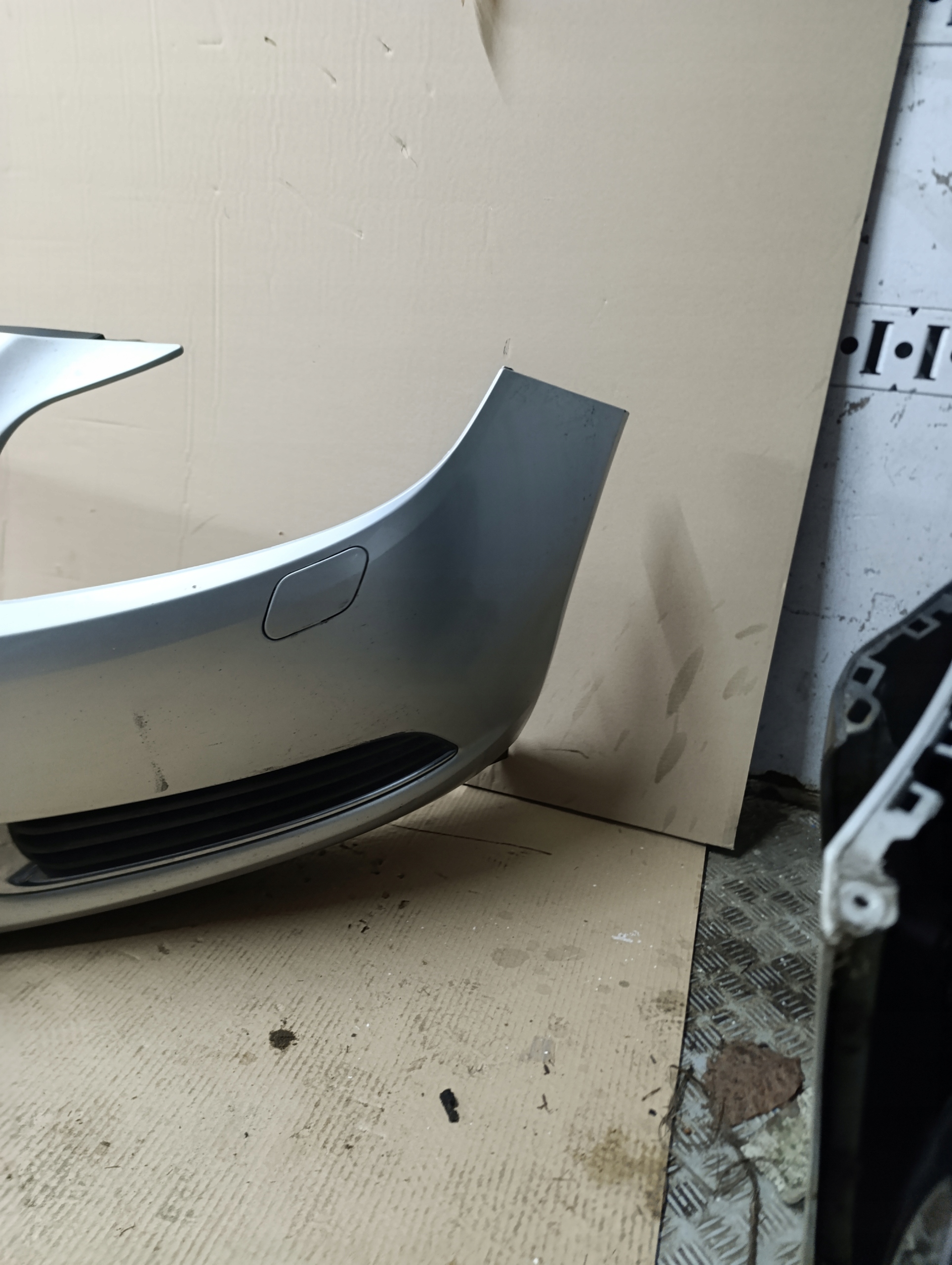 бампер передний INSIGNIA A Z176
