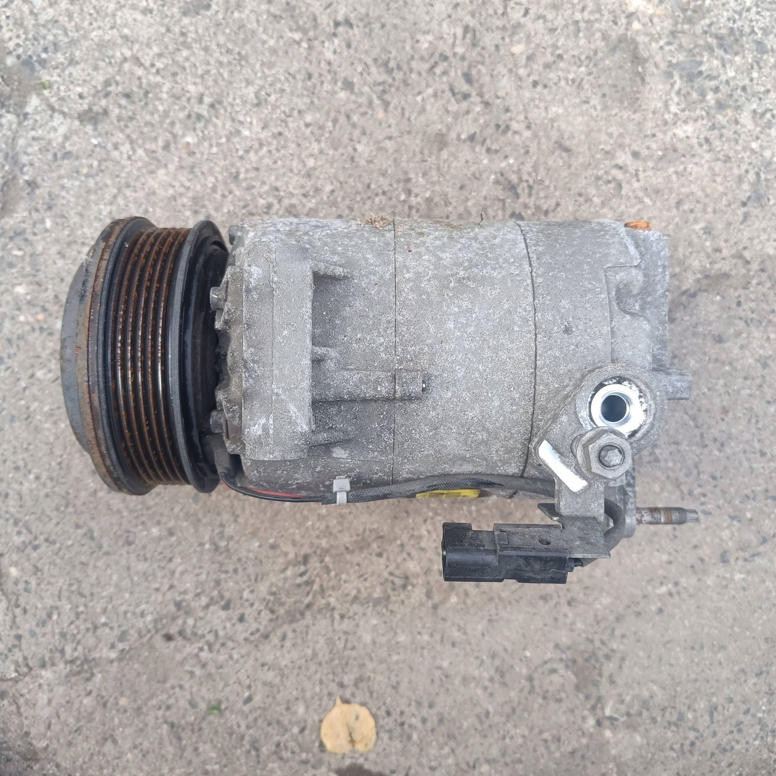 Ford Fiesta MK7 1.0 2016 compressor; / compressor of the air conditioning A/C