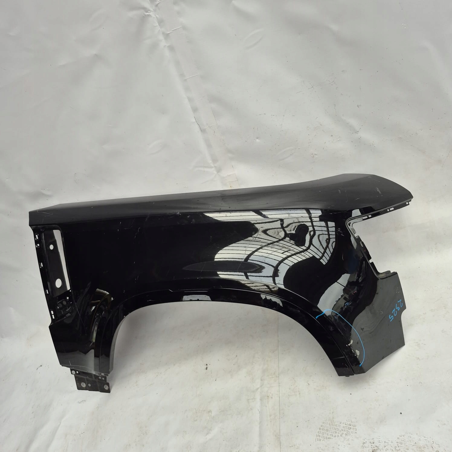 LAND ROVER DEFENDER II L663 fender right front front