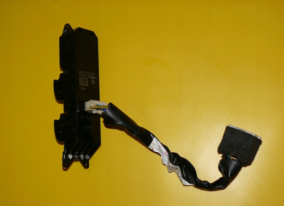 control panel SZYBAMI left front driver´s MITSUBISHI OUTLANDER and 1 EU