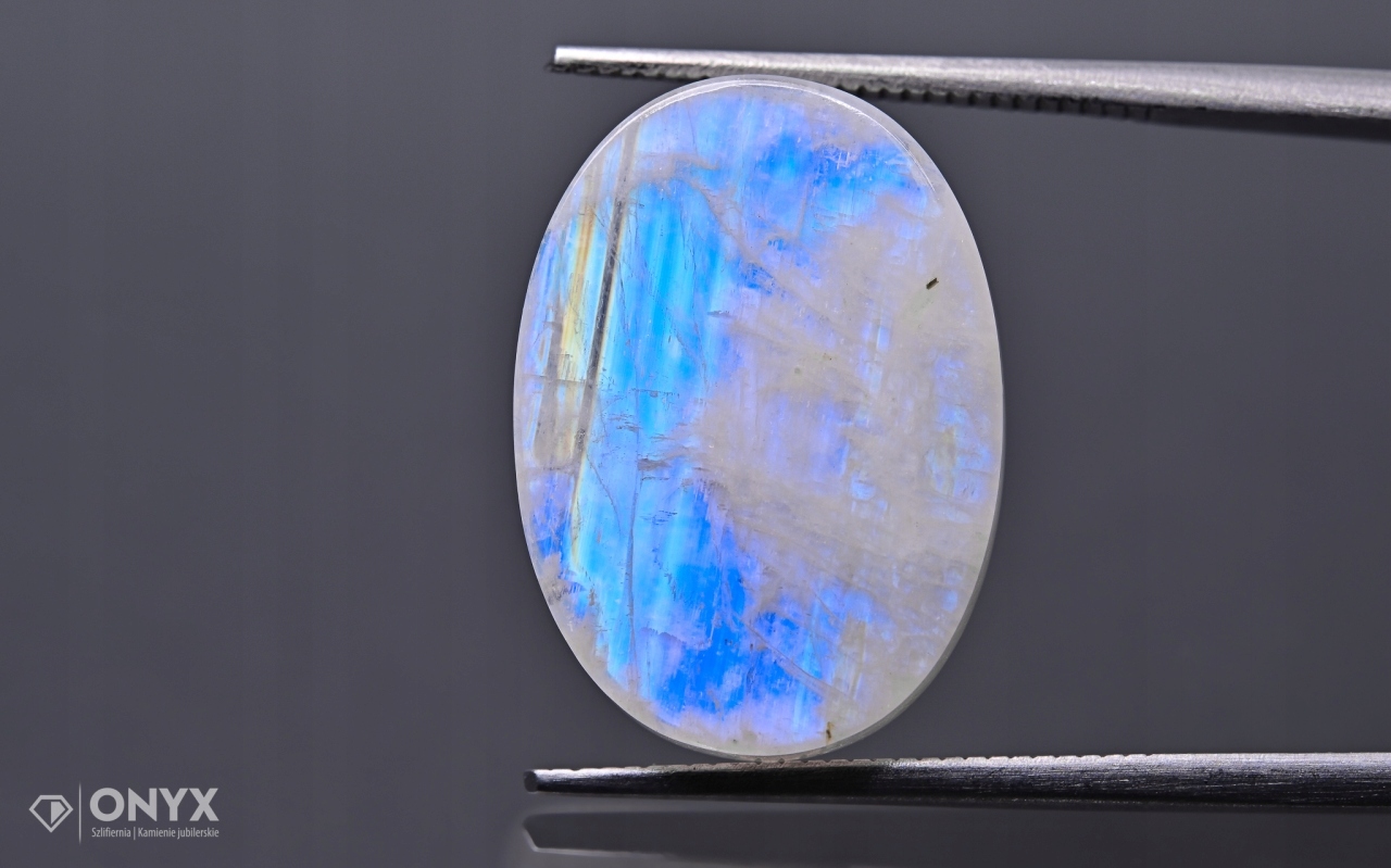 Měsíční kámen mělký ovál 18x13 mm